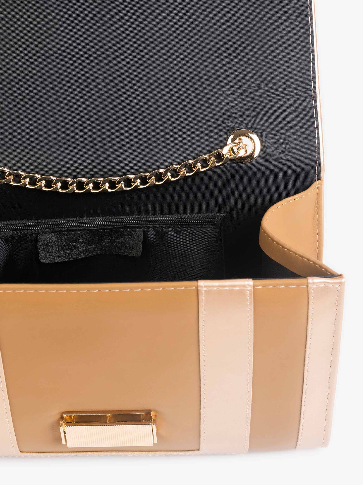 Two-toned clutch
