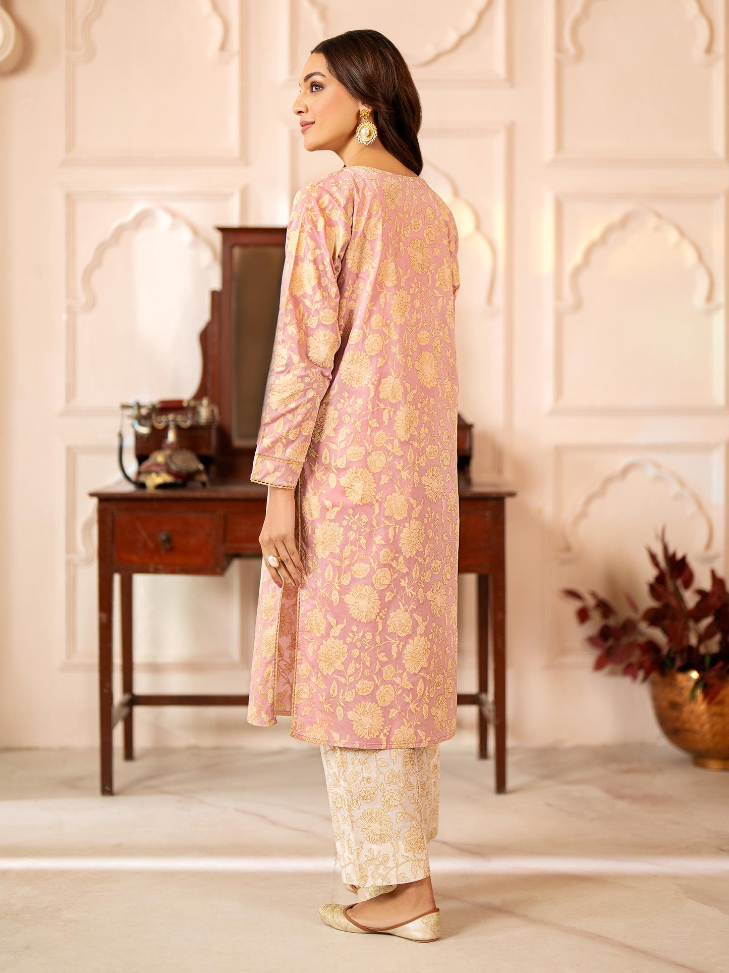 2 Piece Lawn Suit-Embroidered (Unstitched)