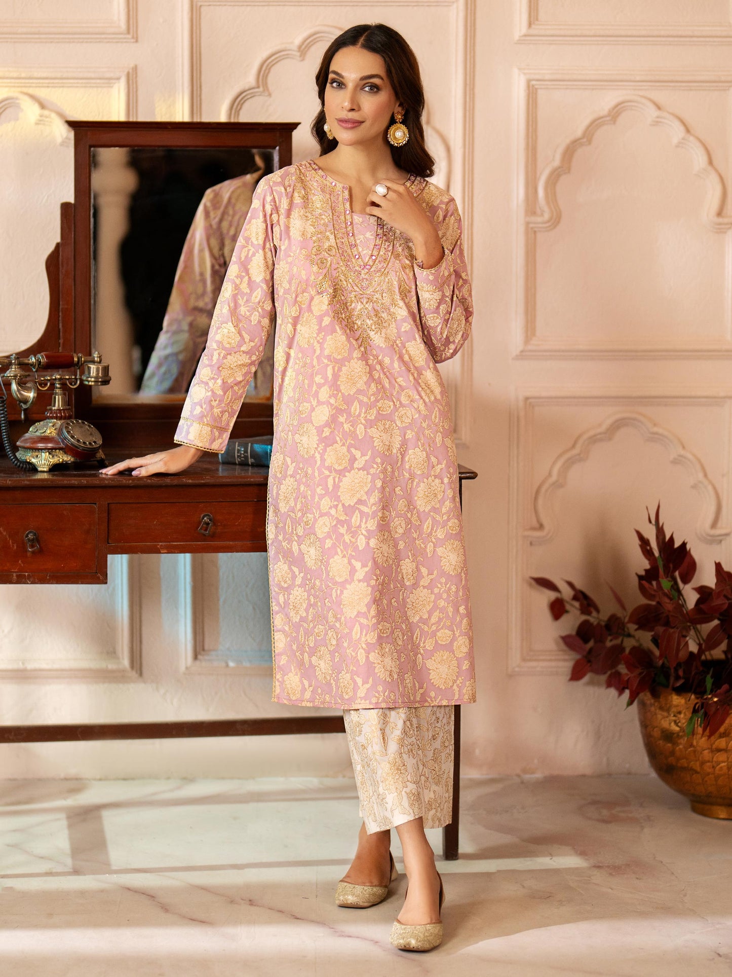 2 Piece Lawn Suit-Embroidered (Unstitched)