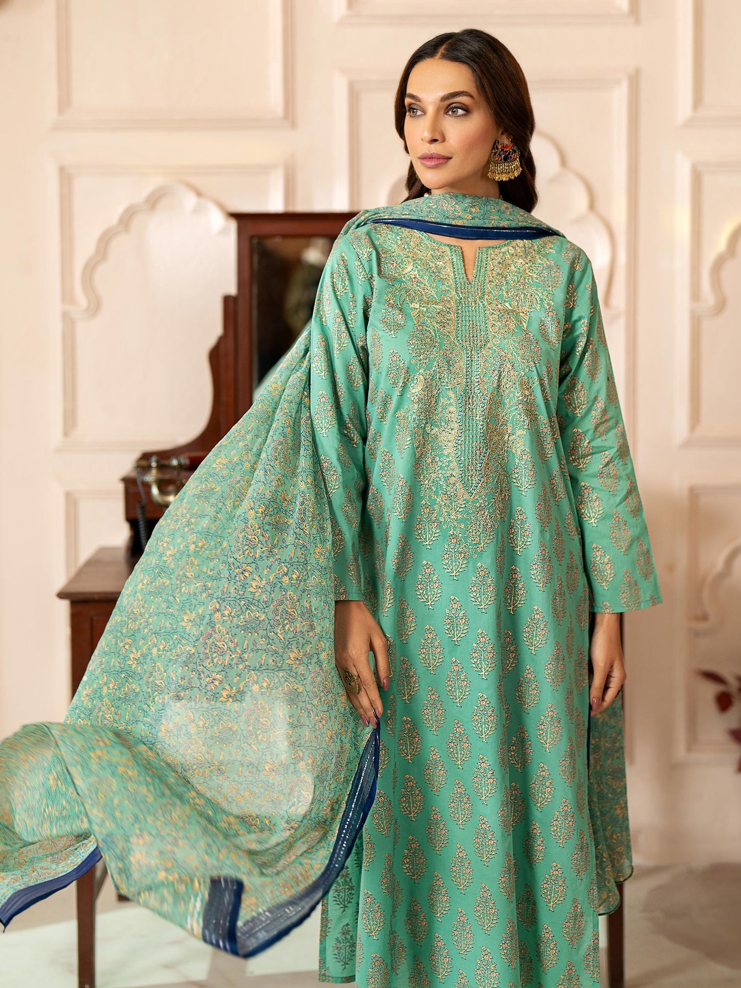 3 Piece Lawn Suit-Embroidered (Unstitched)