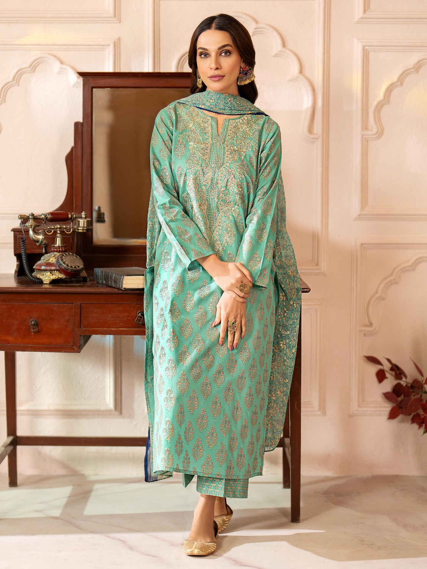 3 Piece Lawn Suit-Embroidered (Unstitched)