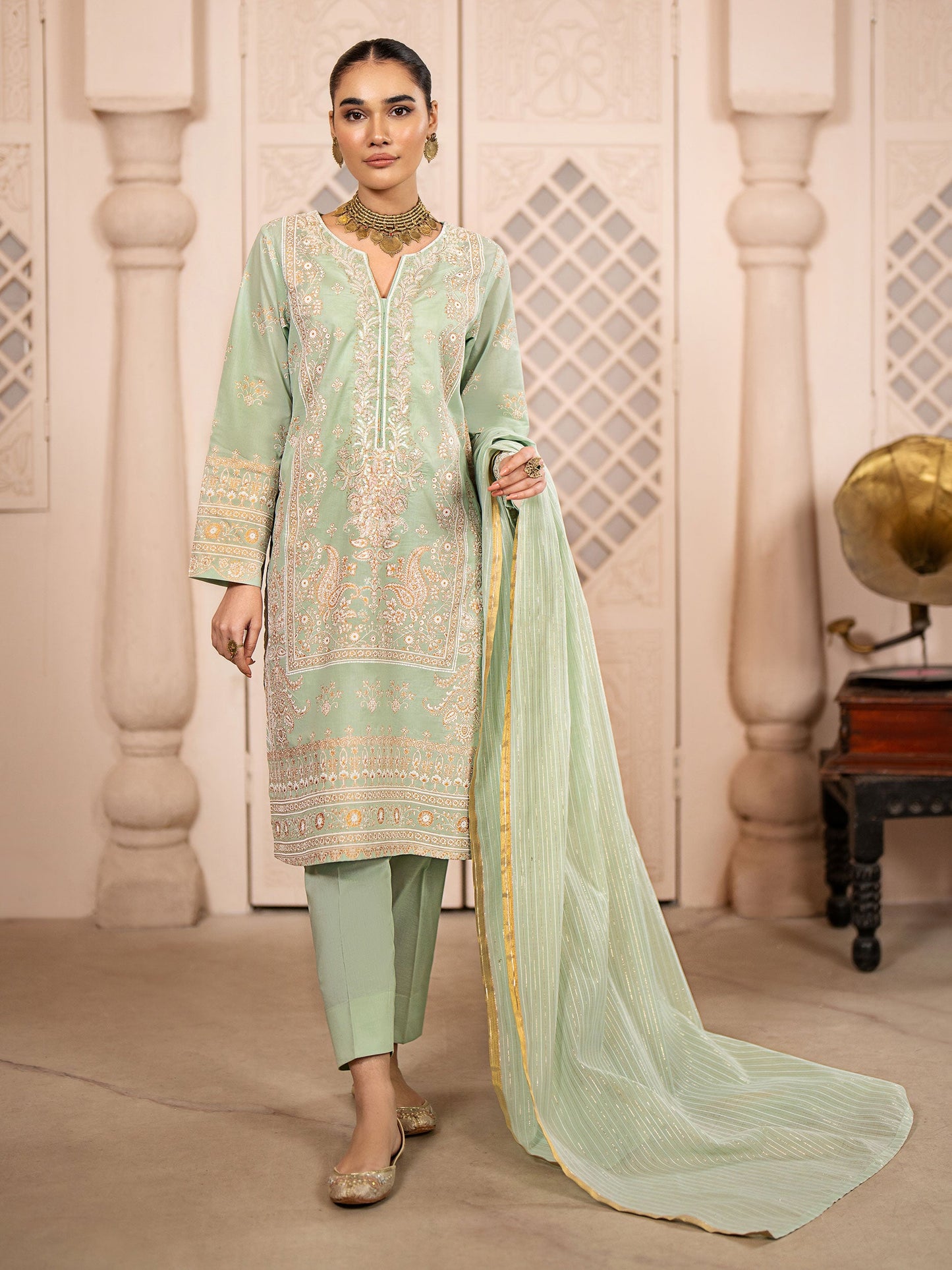 3 Piece Lawn Suit-Embroidered (Unstitched)