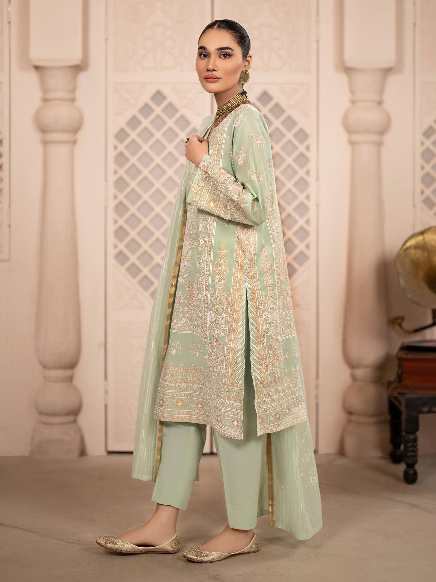 3 Piece Lawn Suit-Embroidered (Unstitched)