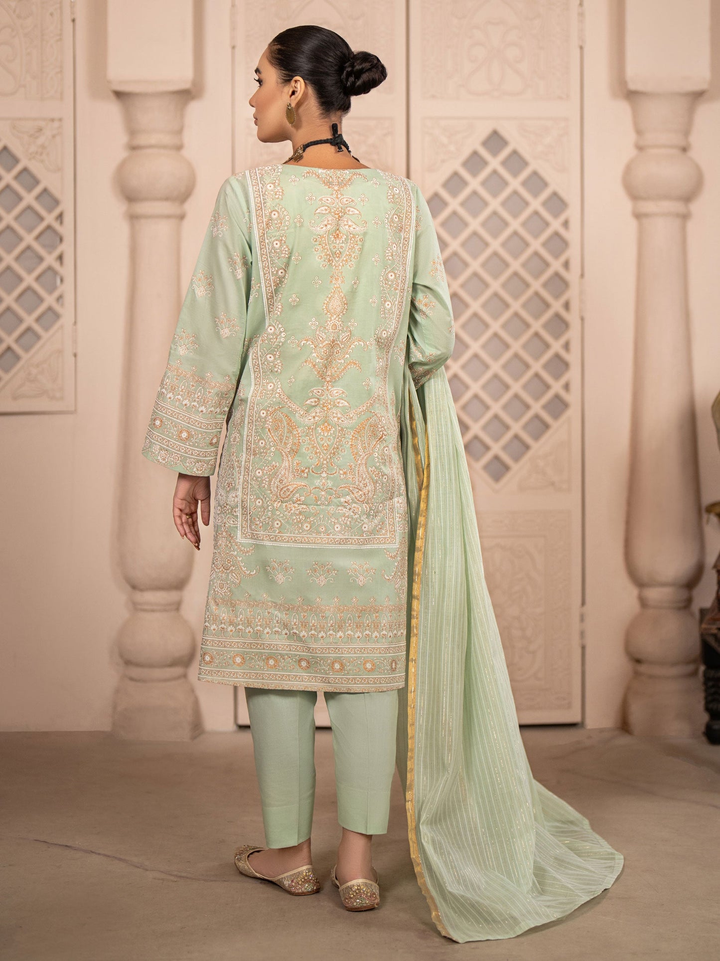 3 Piece Lawn Suit-Embroidered (Unstitched)