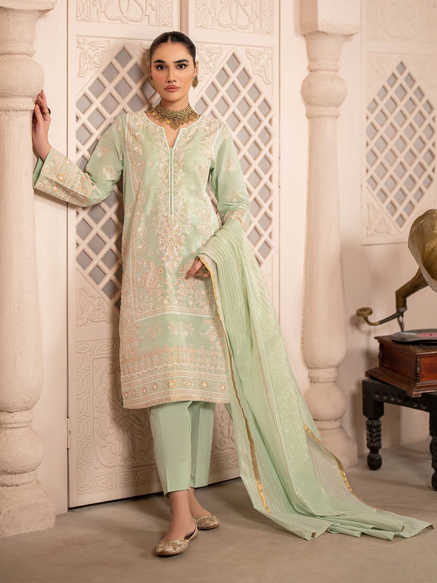 3 Piece Lawn Suit-Embroidered (Unstitched)