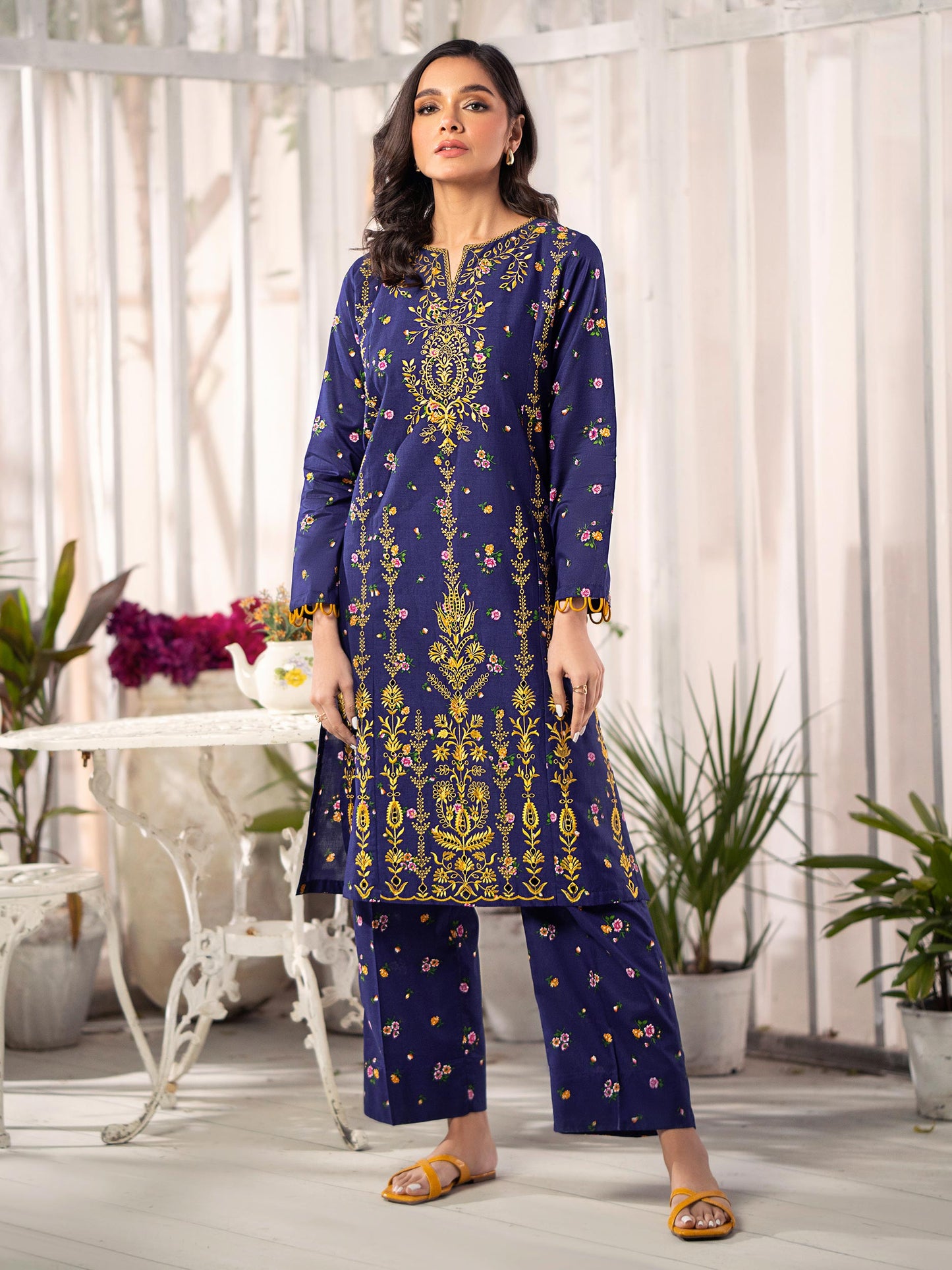 2 Piece Lawn Suit-Embroidered (Unstitched)