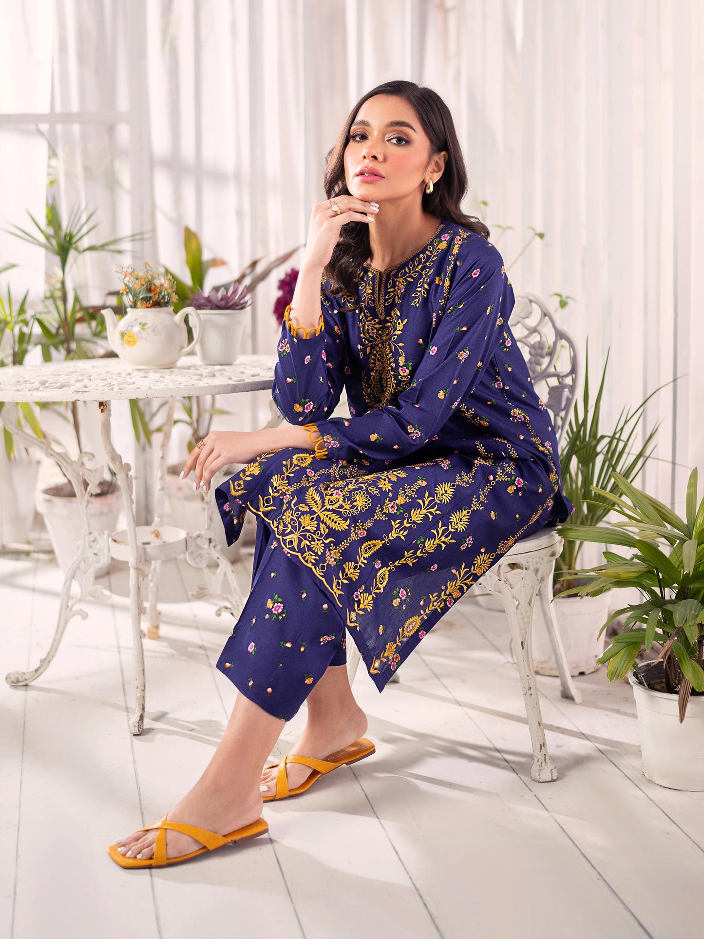 2 Piece Lawn Suit-Embroidered (Unstitched)