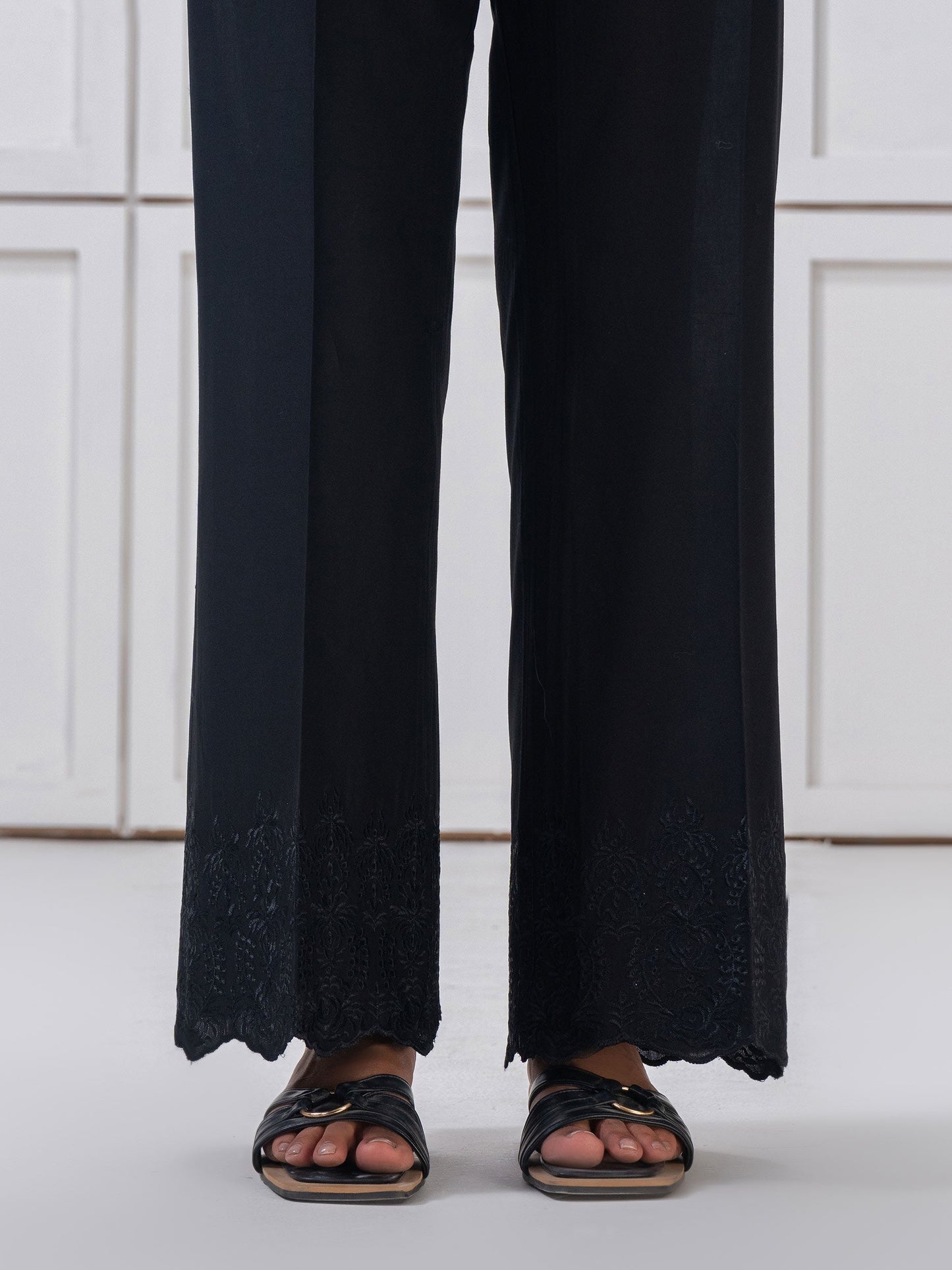 Lawn Trouser-Embroidered (Pret)