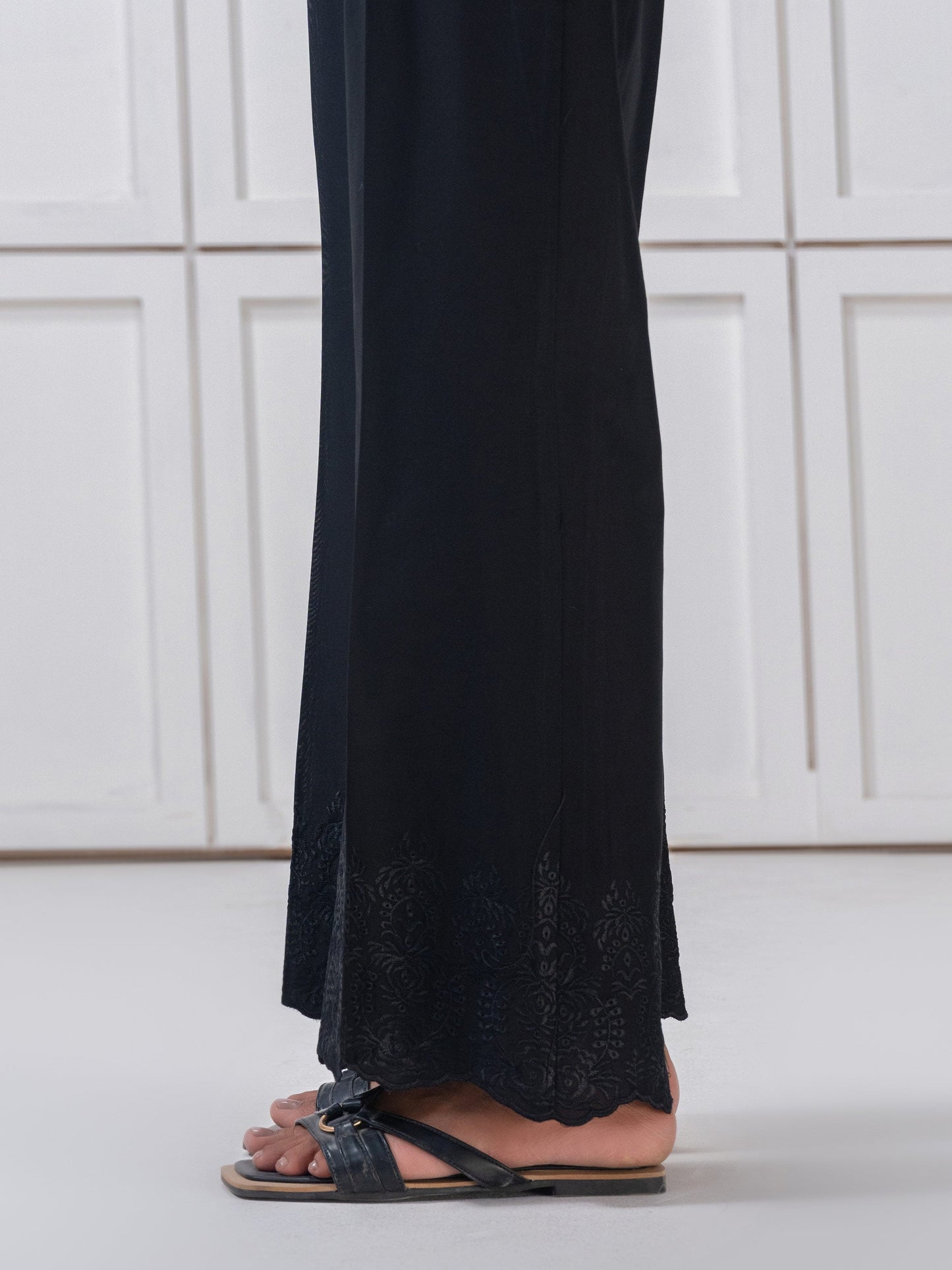 Lawn Trouser-Embroidered (Pret)