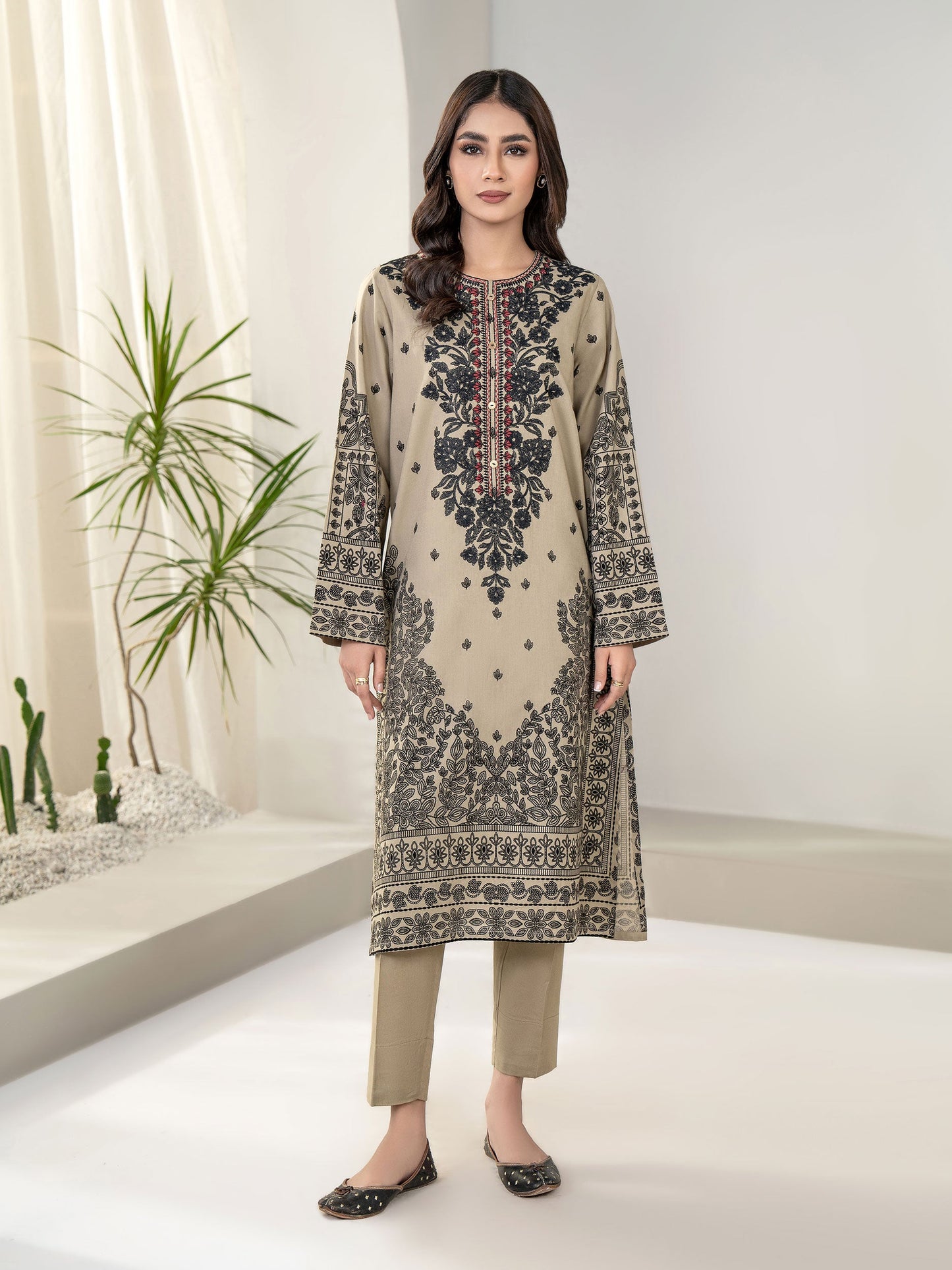 2 Piece Khaddar Suit-Embroidered(Unstitched)