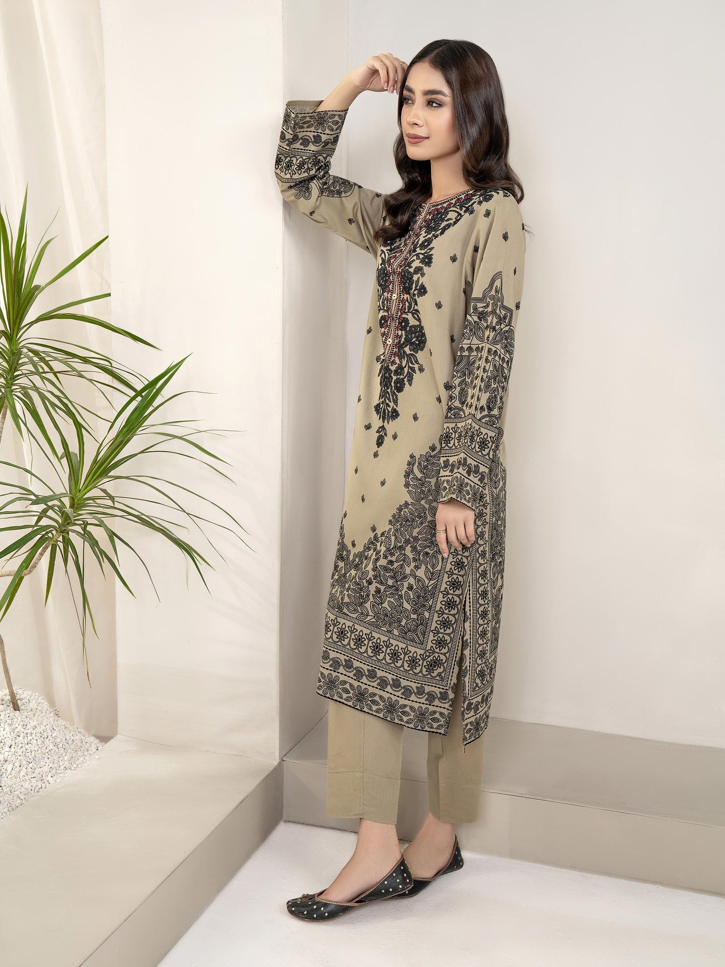 2 Piece Khaddar Suit-Embroidered(Unstitched)