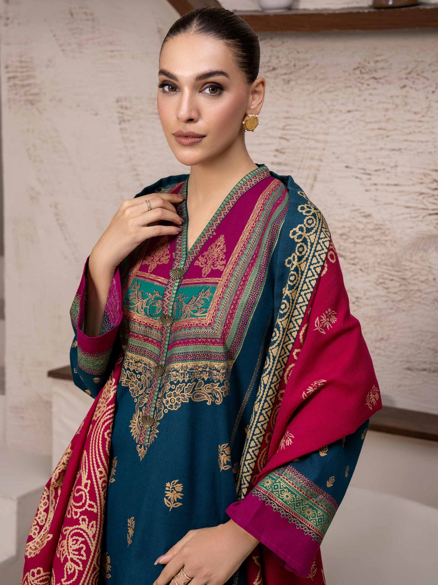 3 Piece Khaddar Suit-Embroidered (Unstitched)