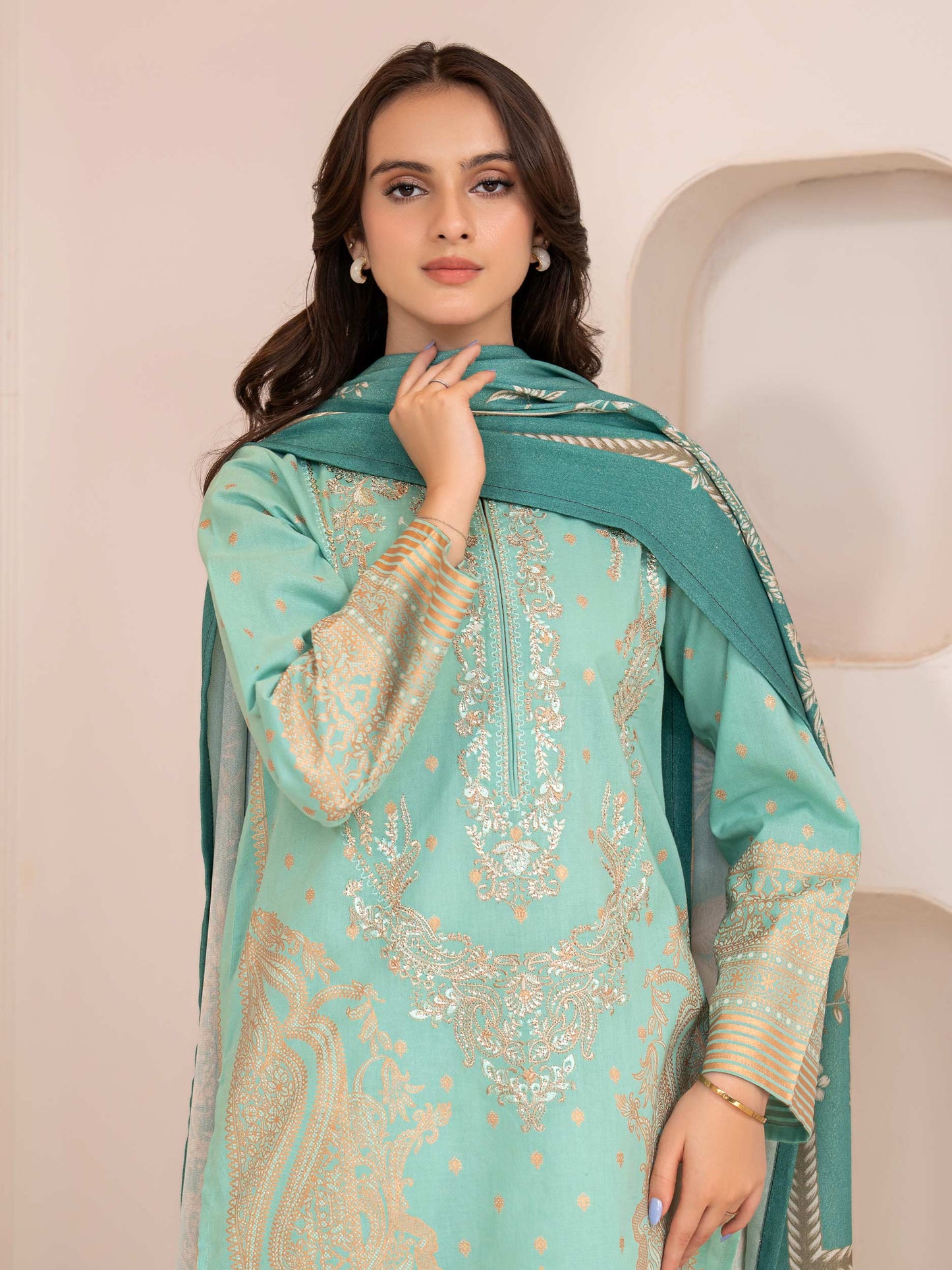 3 Piece Khaddar Suit-Embroidered (Unstitched)