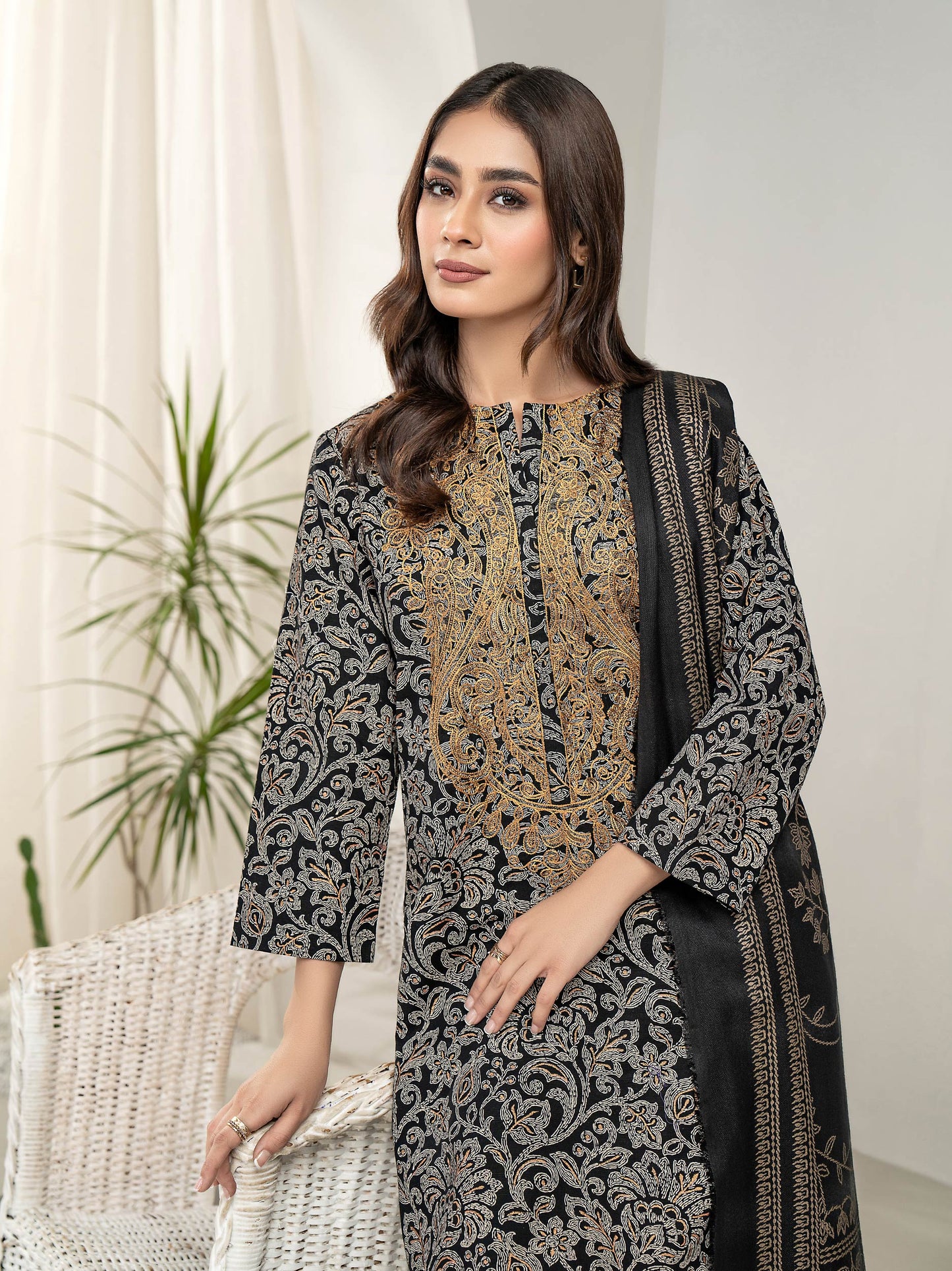 3 Piece Khaddar Suit-Embroidered (Unstitched)