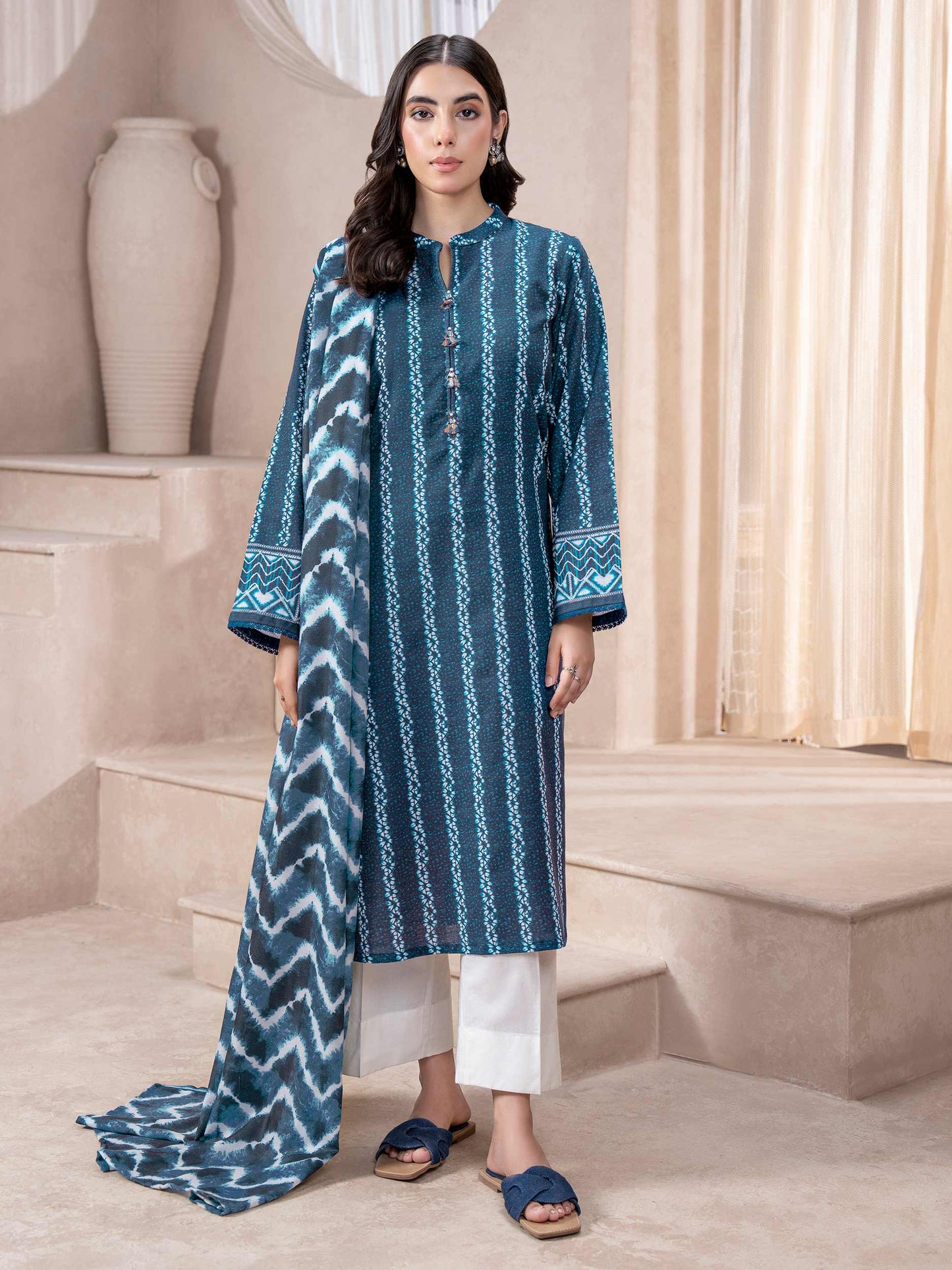2 Piece Khaddar Suit-Printed (Unstitched)