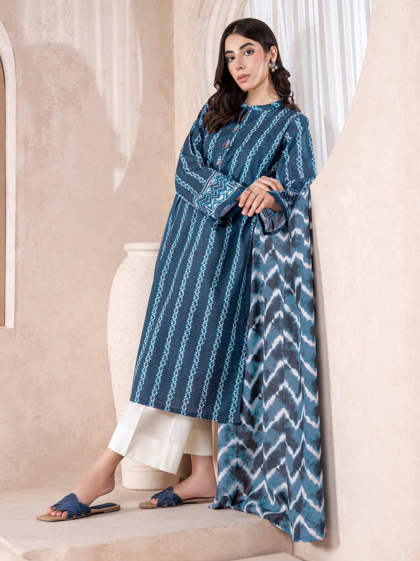 2 Piece Khaddar Suit-Printed (Unstitched)
