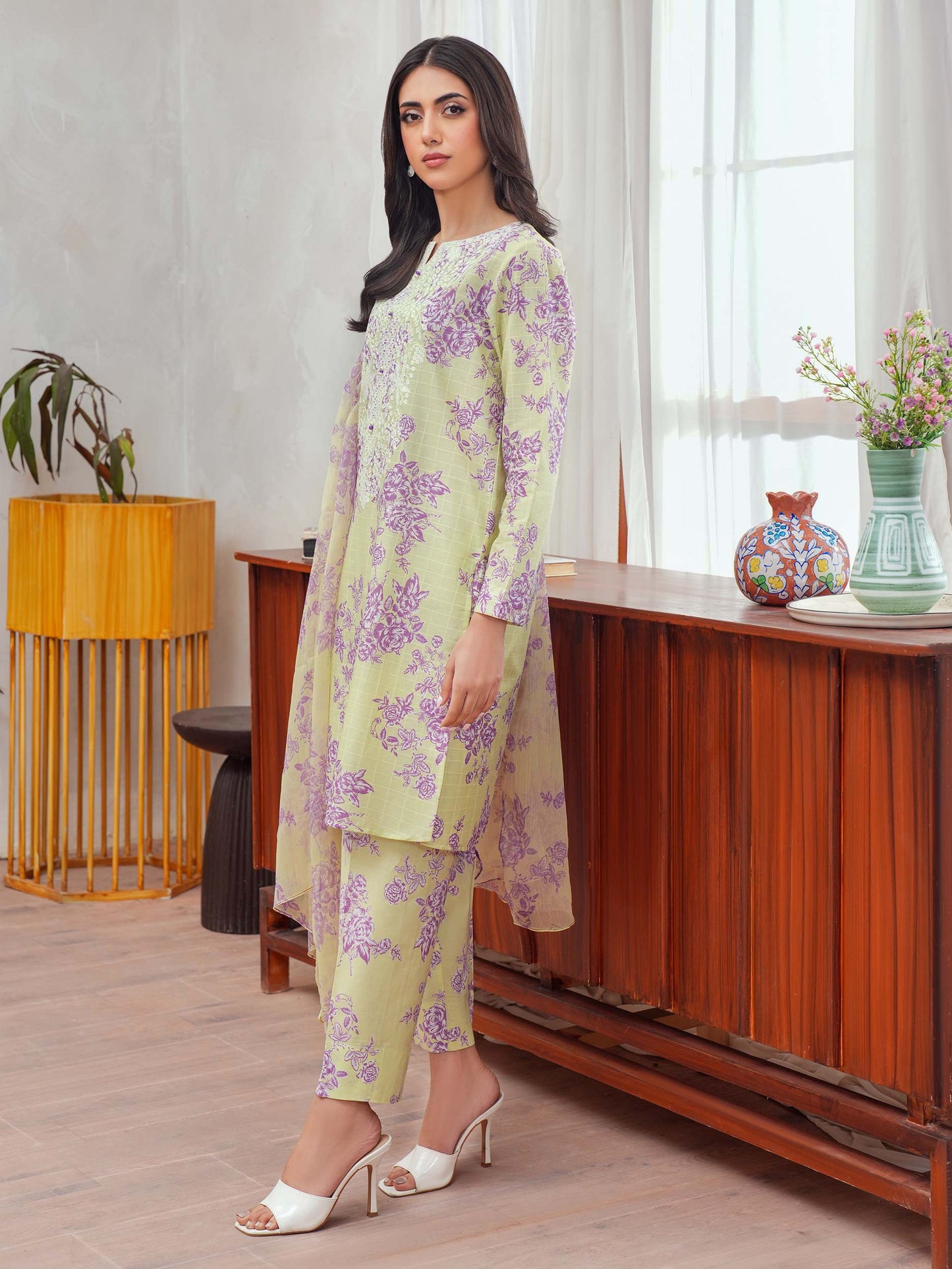 3 Piece Lawn Suit-Embroidered (Unstitched)