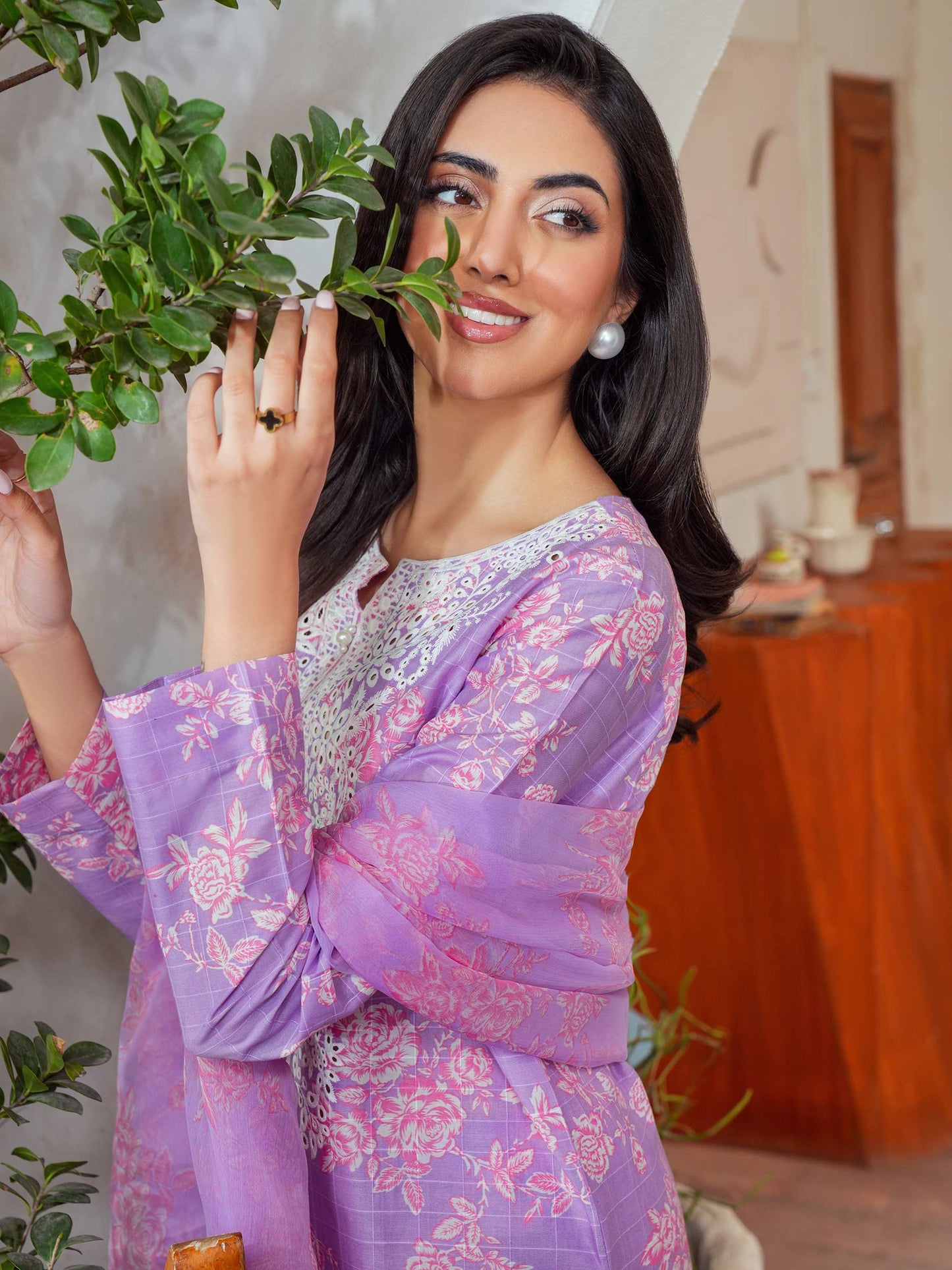 3 Piece Lawn Suit-Embroidered (Unstitched)
