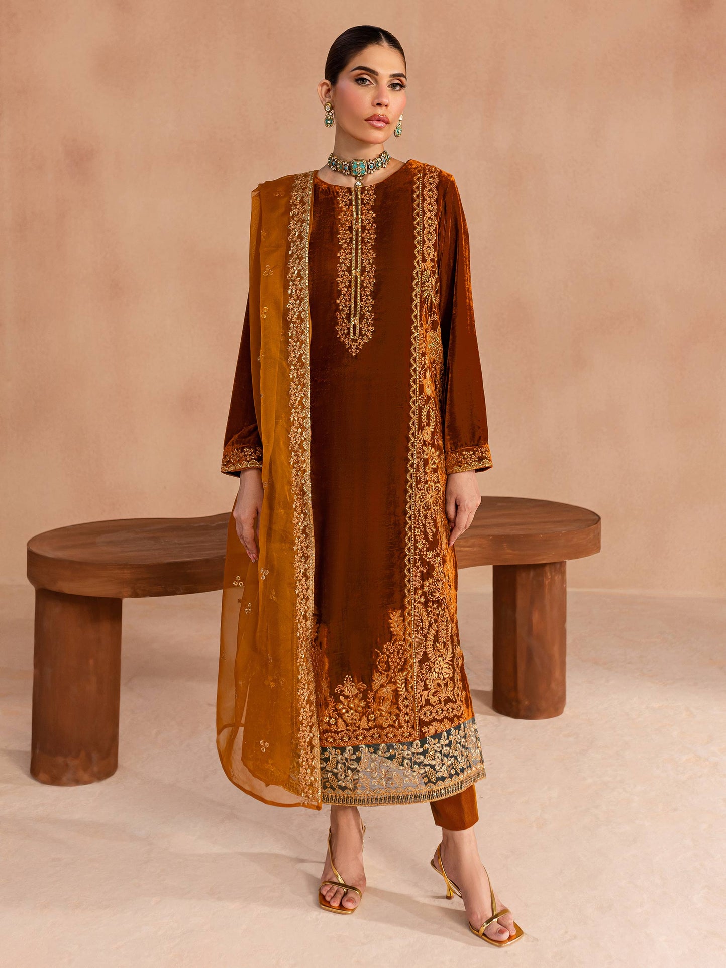 3 Piece Velvet Suit-Embroidered (Unstitched)