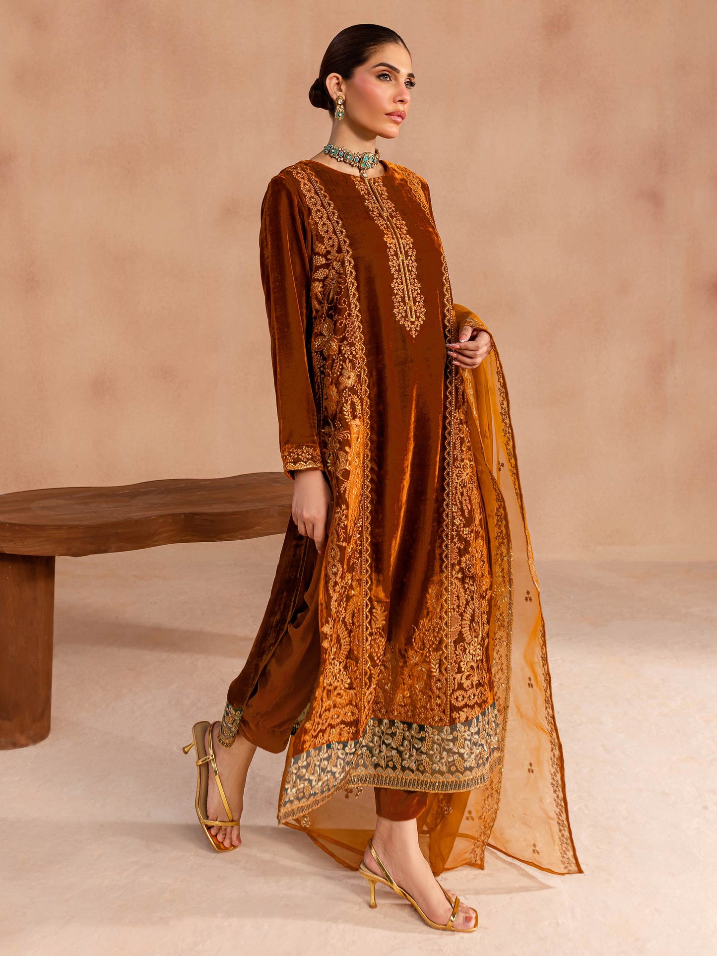 3 Piece Velvet Suit-Embroidered (Unstitched)