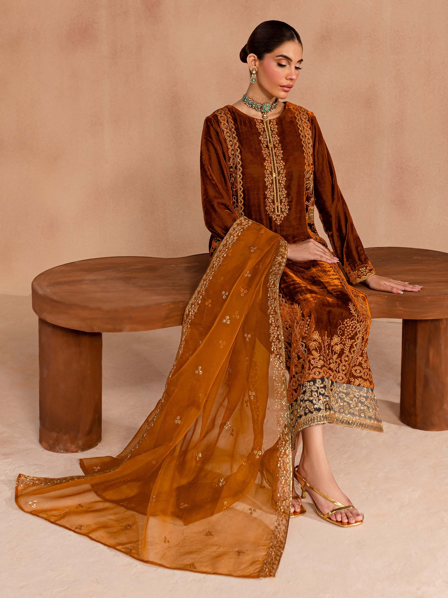 3 Piece Velvet Suit-Embroidered (Unstitched)