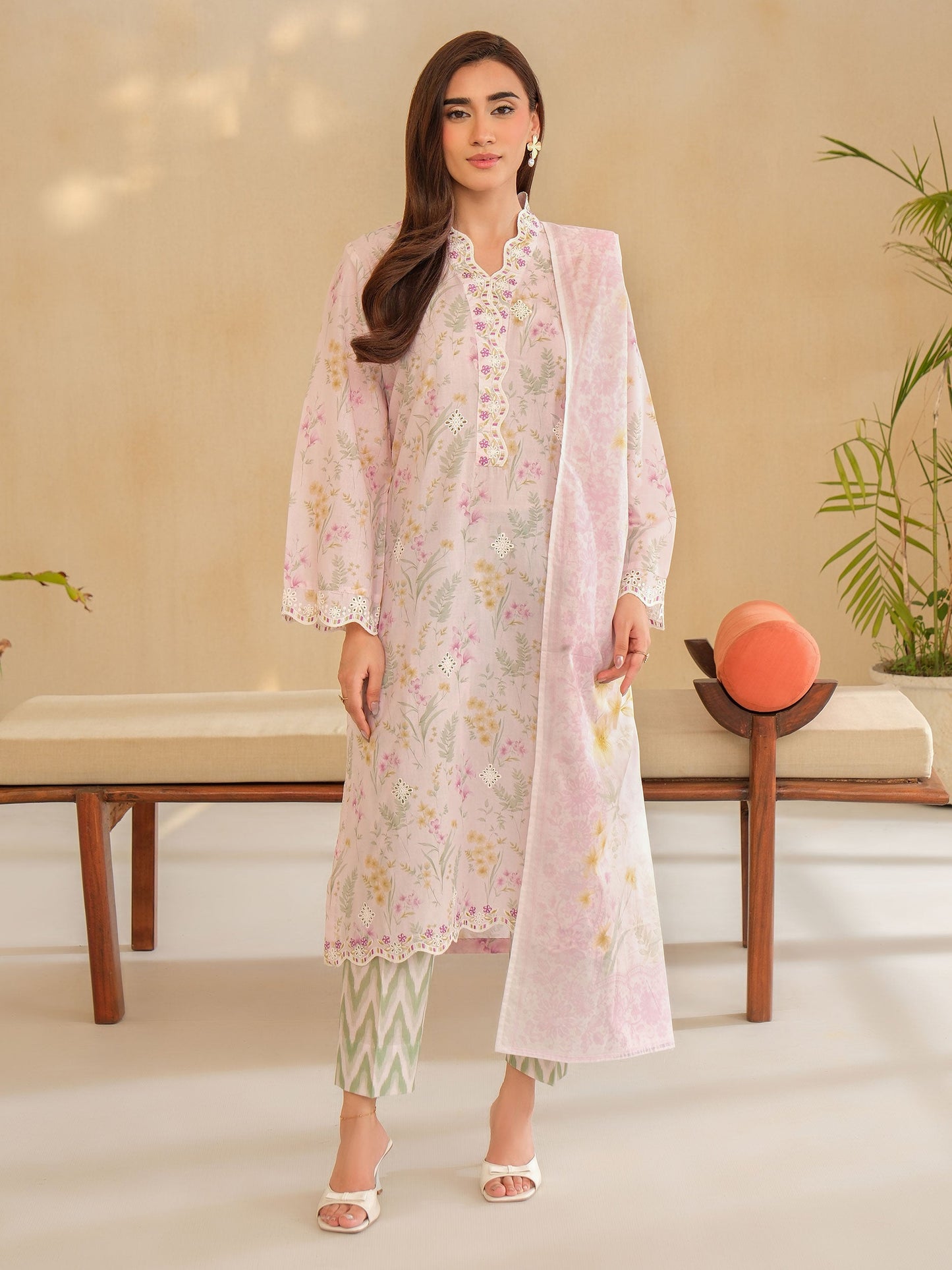 3 Piece Lawn Suit-Embroidered (Unstitched)