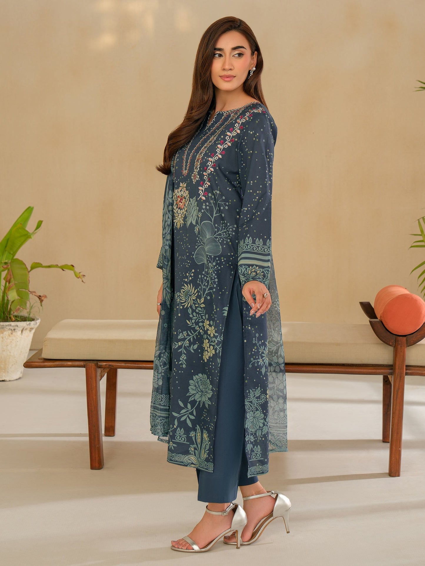 3 Piece Lawn Suit-Embroidered (Unstitched)