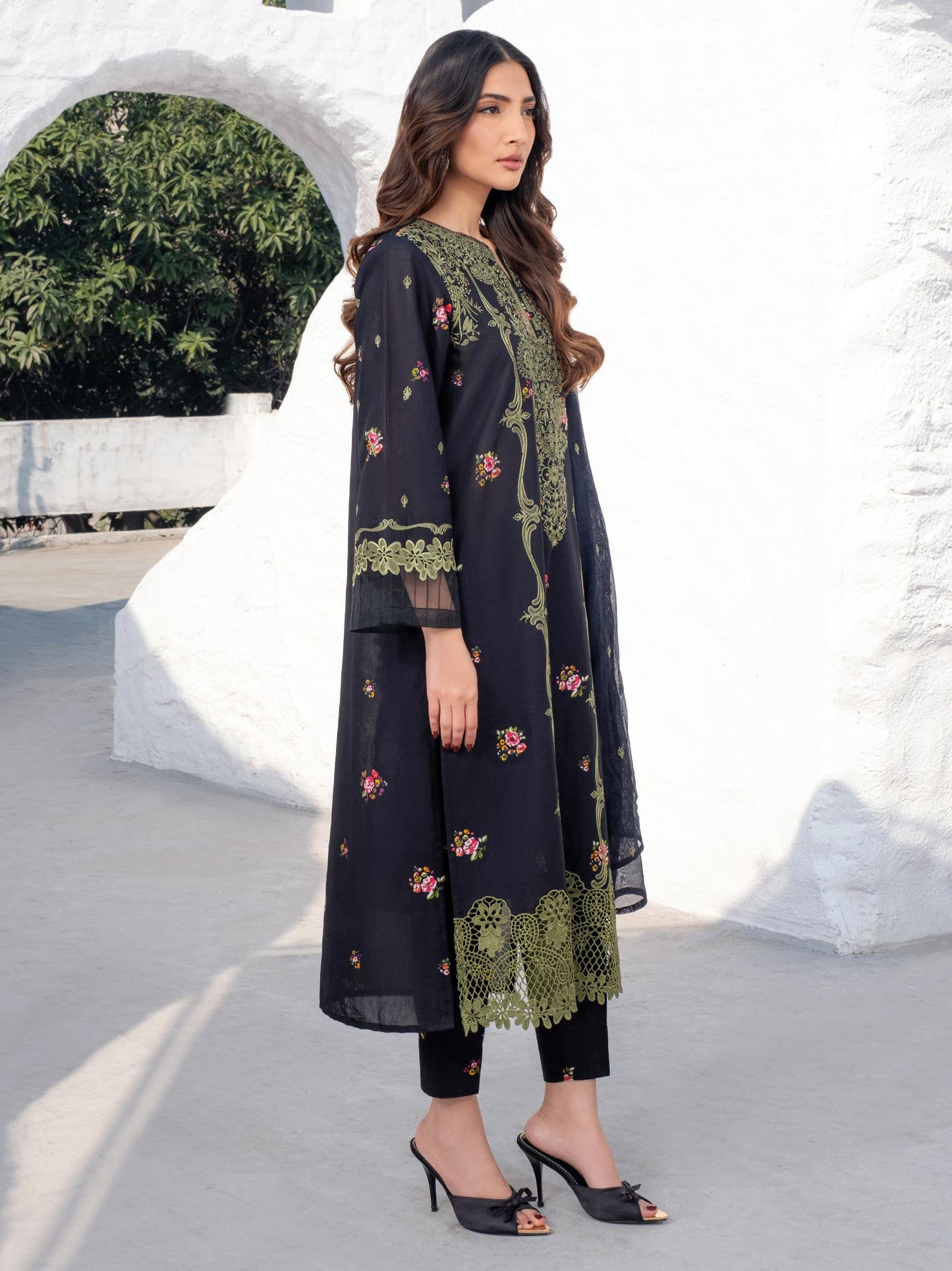 3 Piece Lawn Suit-Embroidered (Unstitched)