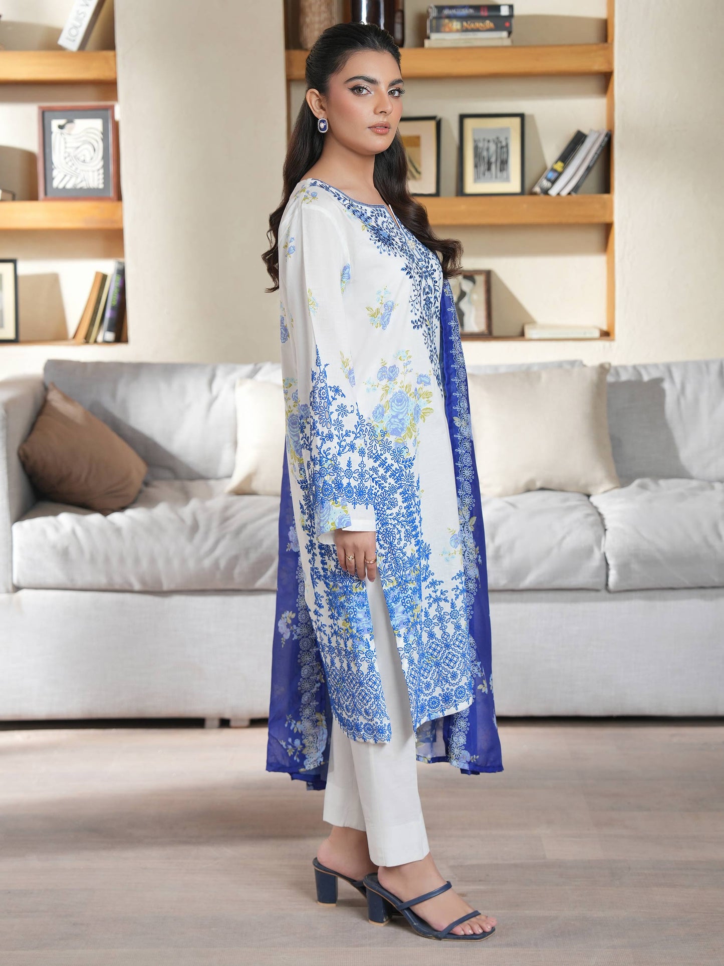 2 Piece Lawn Suit-Embroidered (Unstitched)