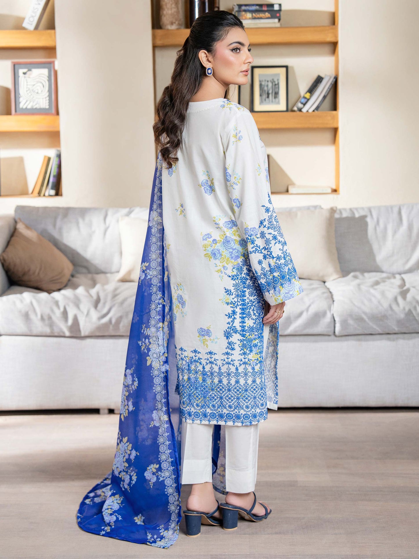 2 Piece Lawn Suit-Embroidered (Unstitched)