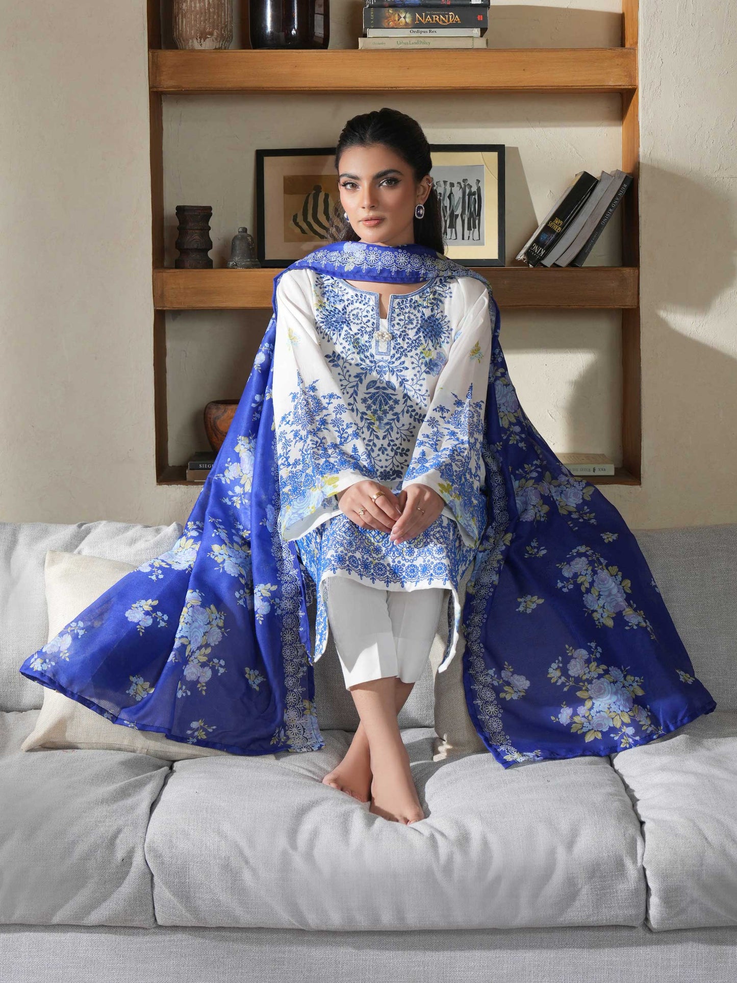 2 Piece Lawn Suit-Embroidered (Unstitched)