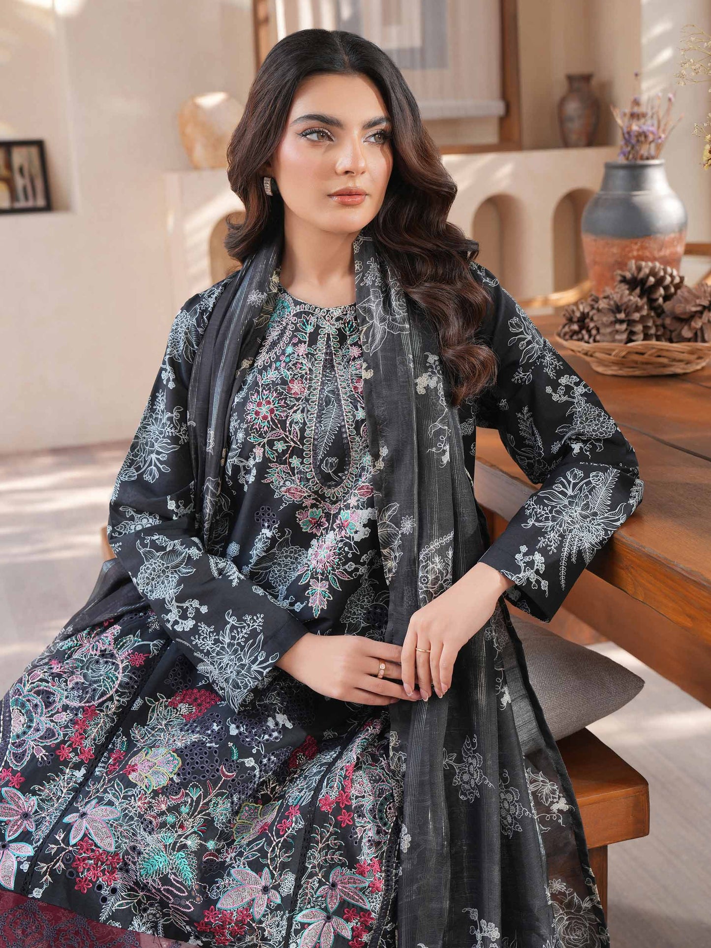 3 Piece Lawn Suit-Embroidered (Unstitched)