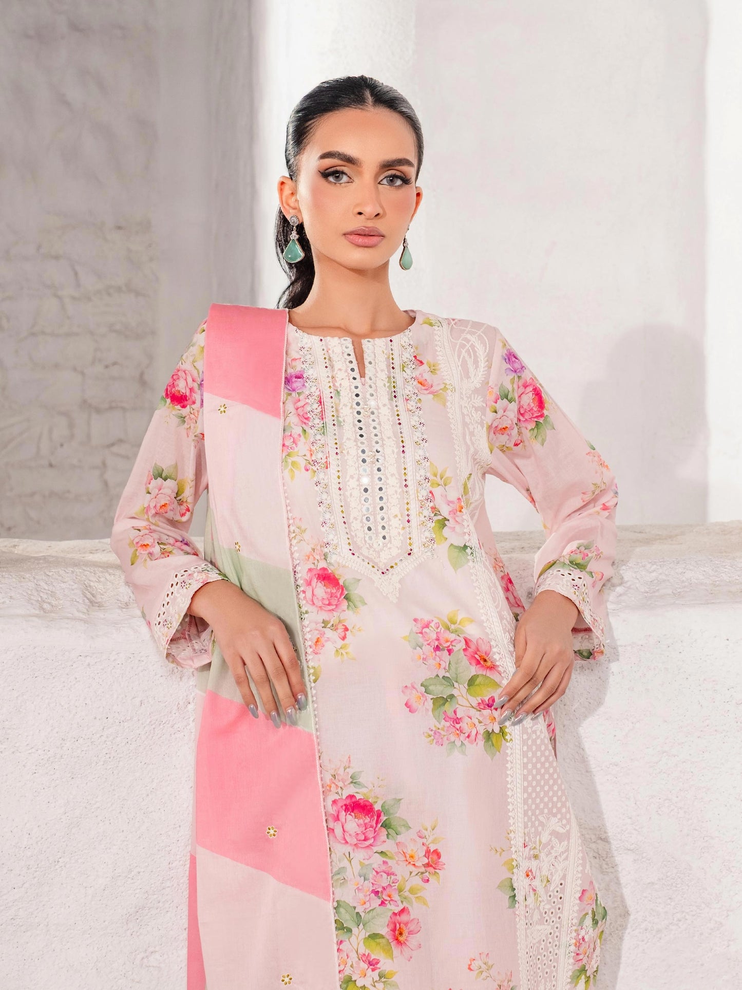 3 Piece Lawn Suit-Embroidered (Unstitched)