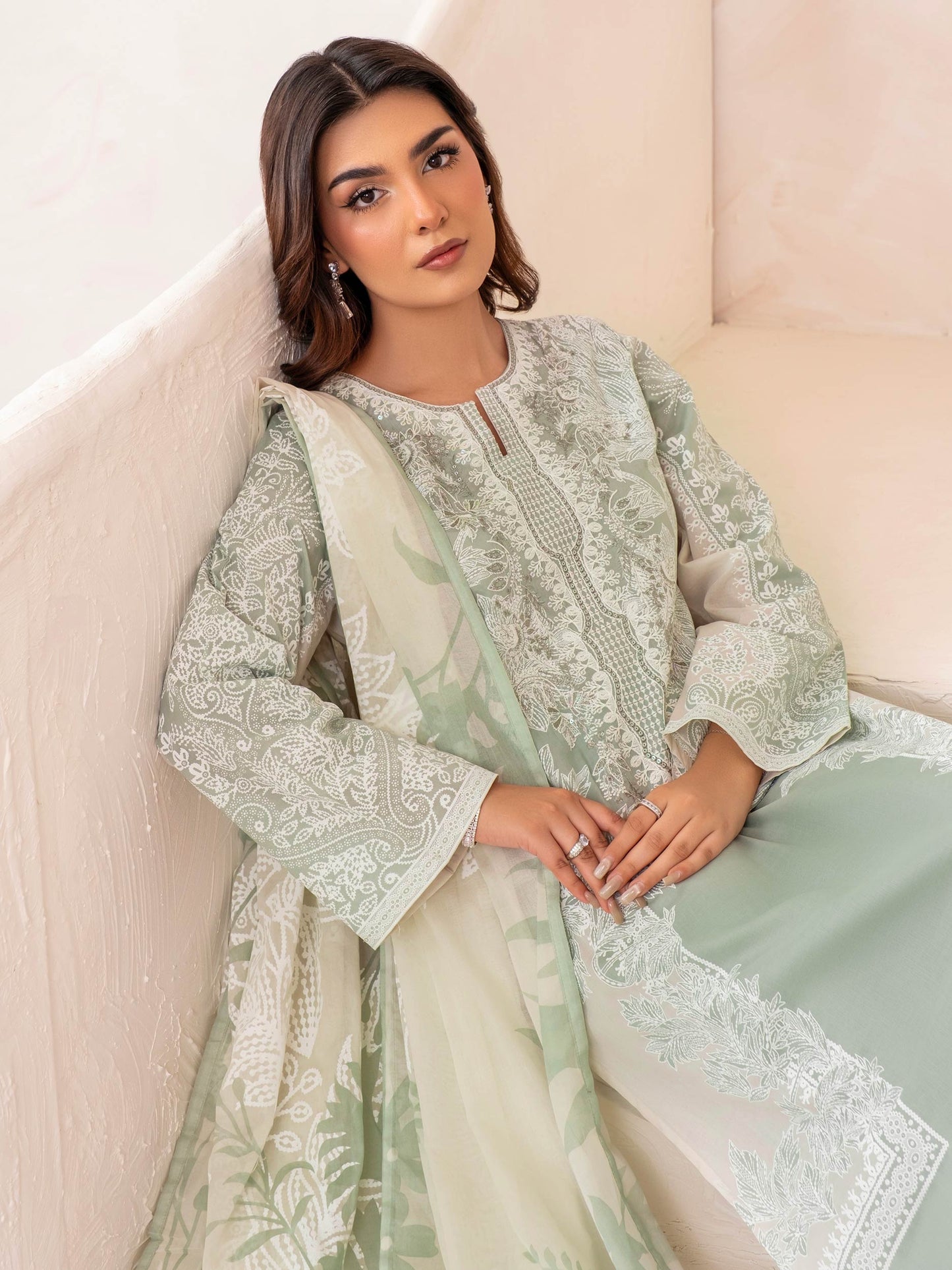 3 Piece Lawn Suit-Embroidered (Unstitched)