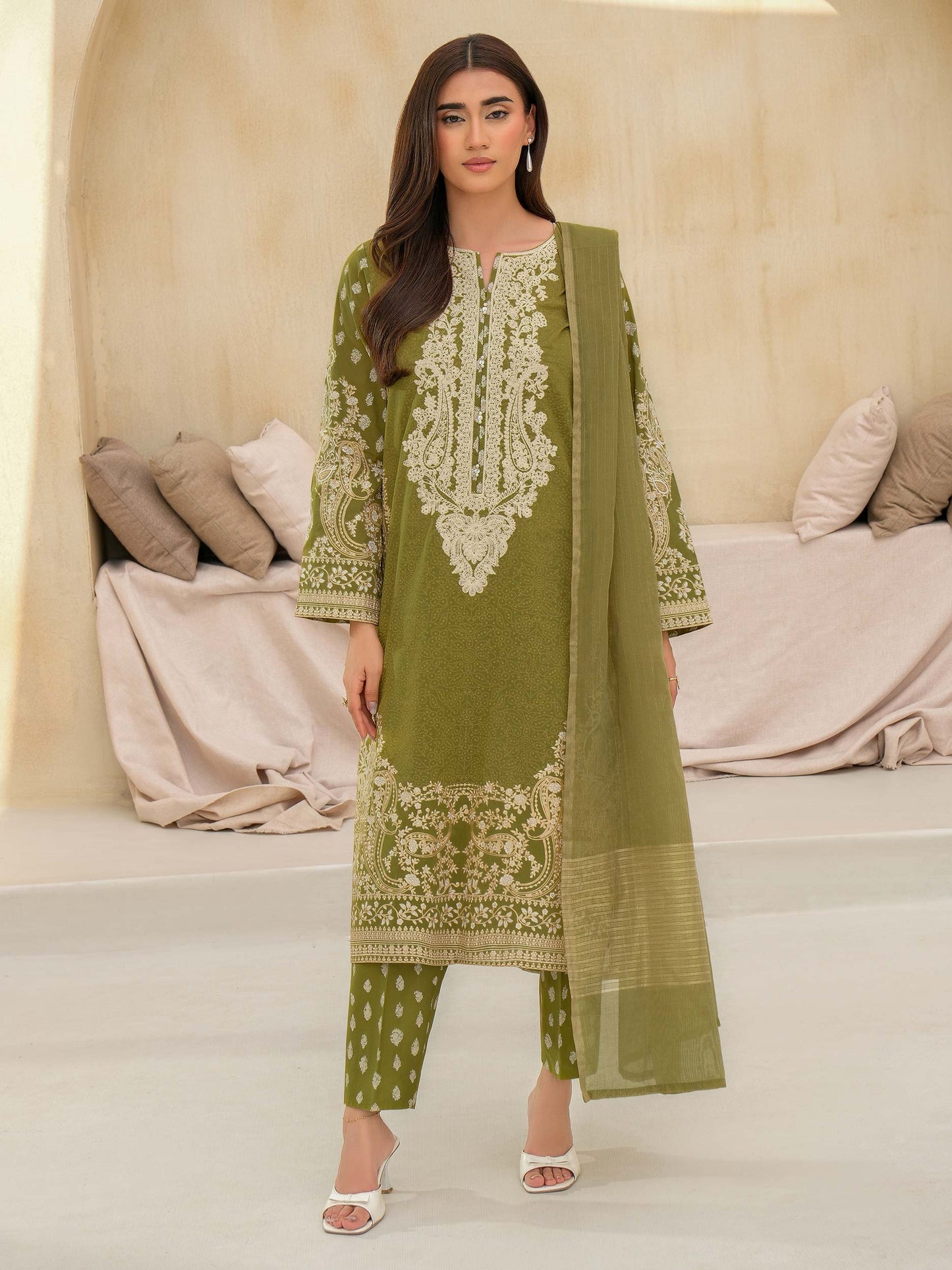 3 Piece Lawn Suit-Embroidered (Unstitched)