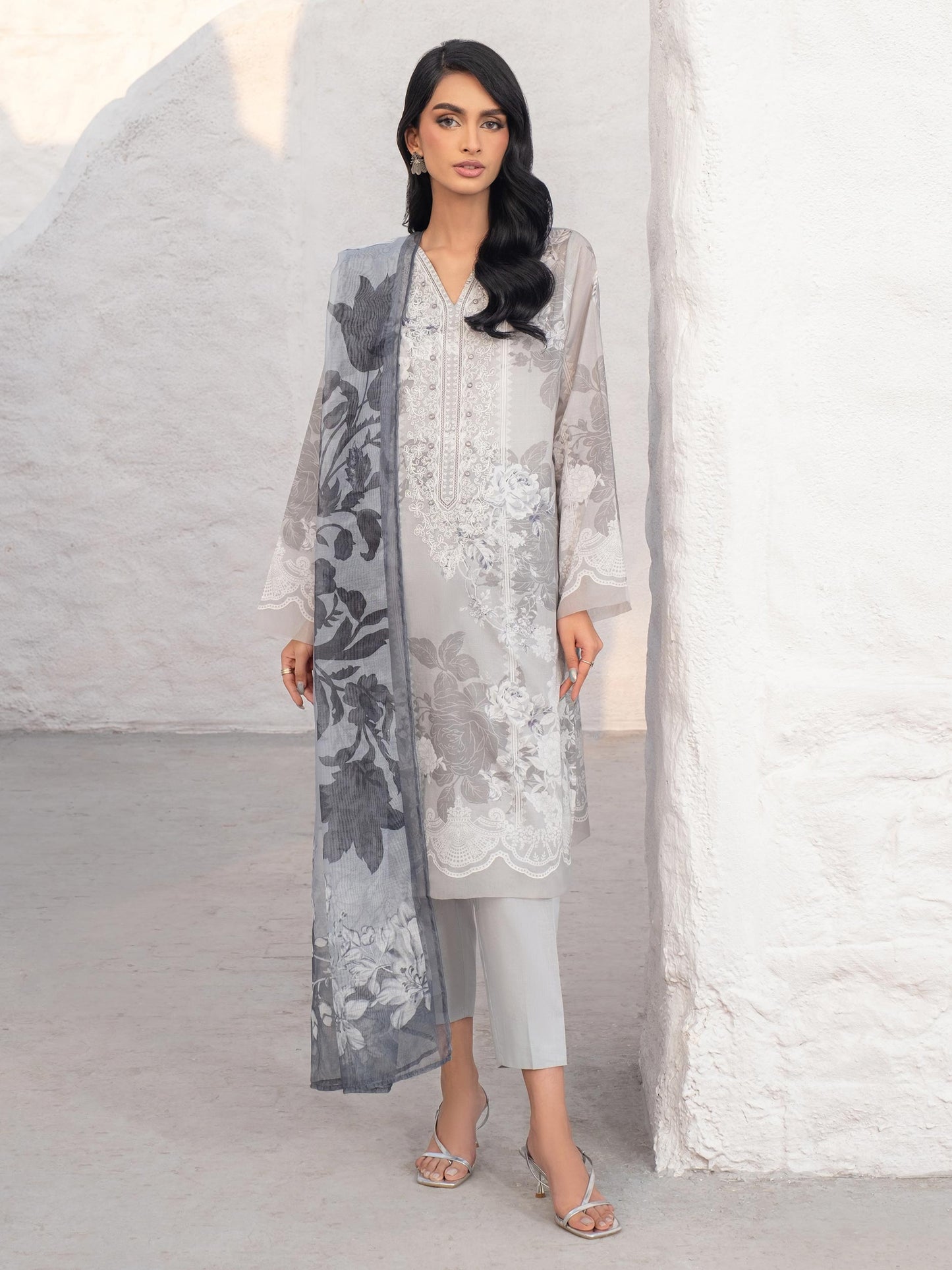 3 Piece Lawn Suit-Embroidered (Unstitched)