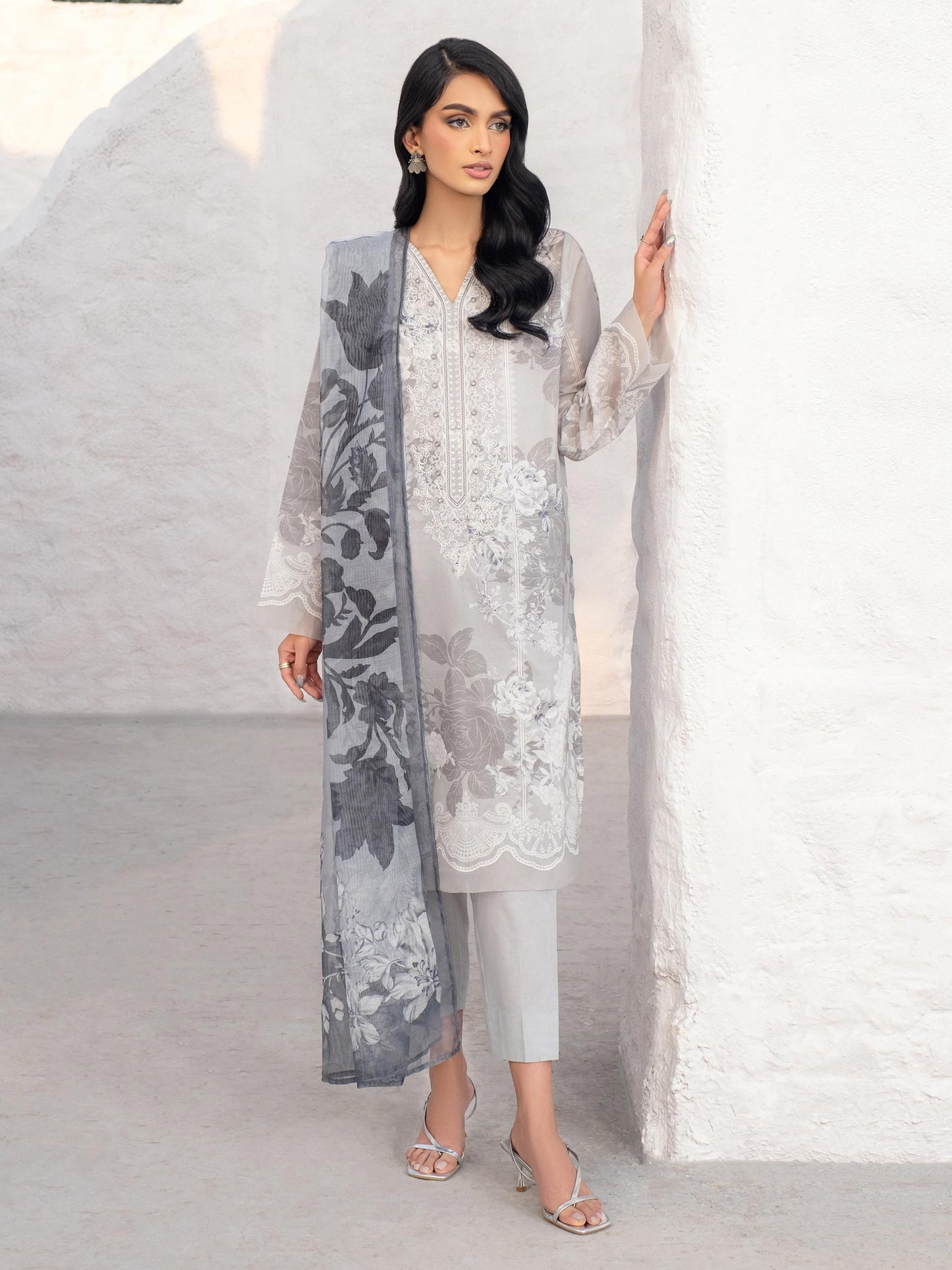 3 Piece Lawn Suit-Embroidered (Unstitched)