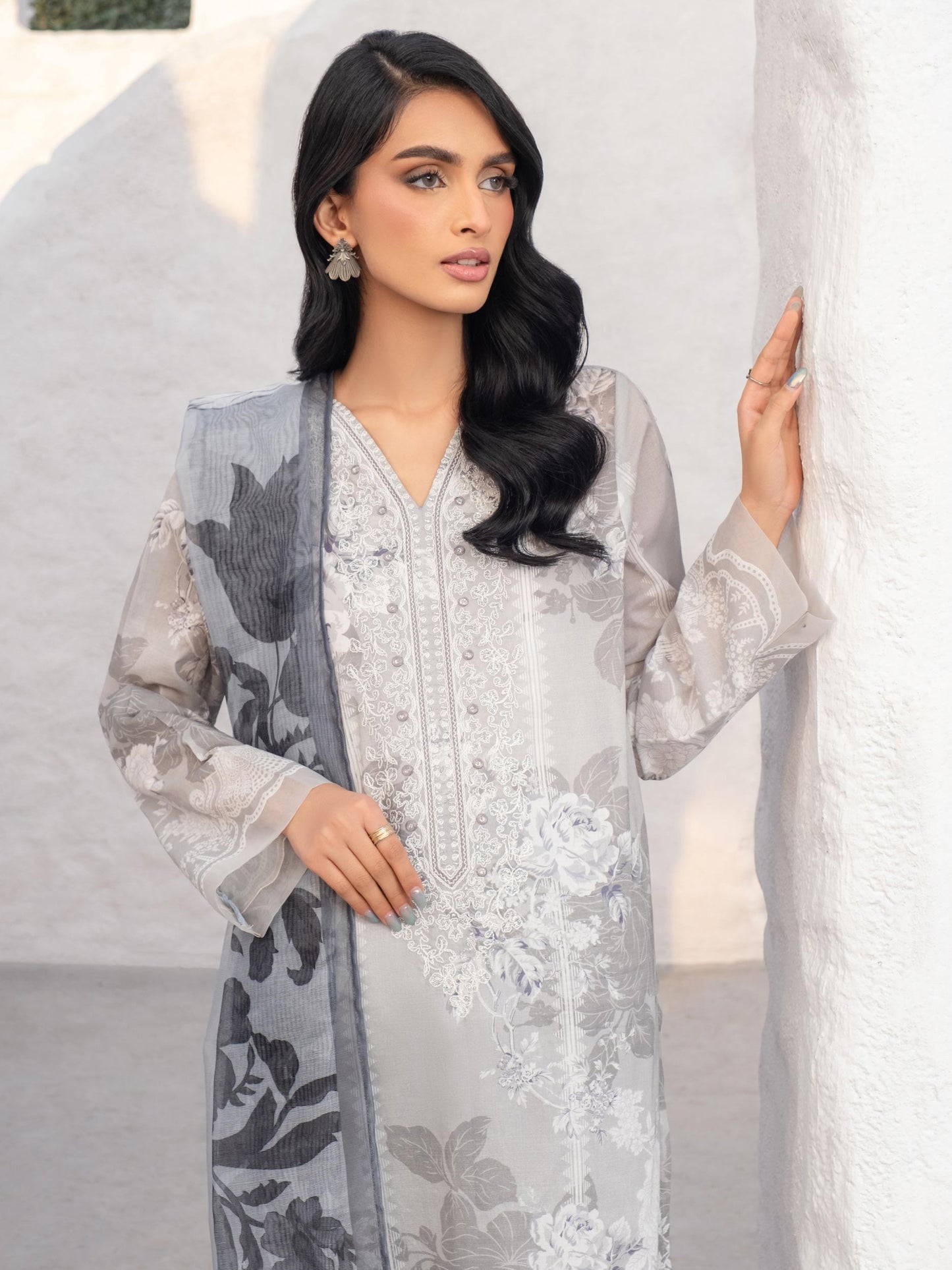 3 Piece Lawn Suit-Embroidered (Unstitched)