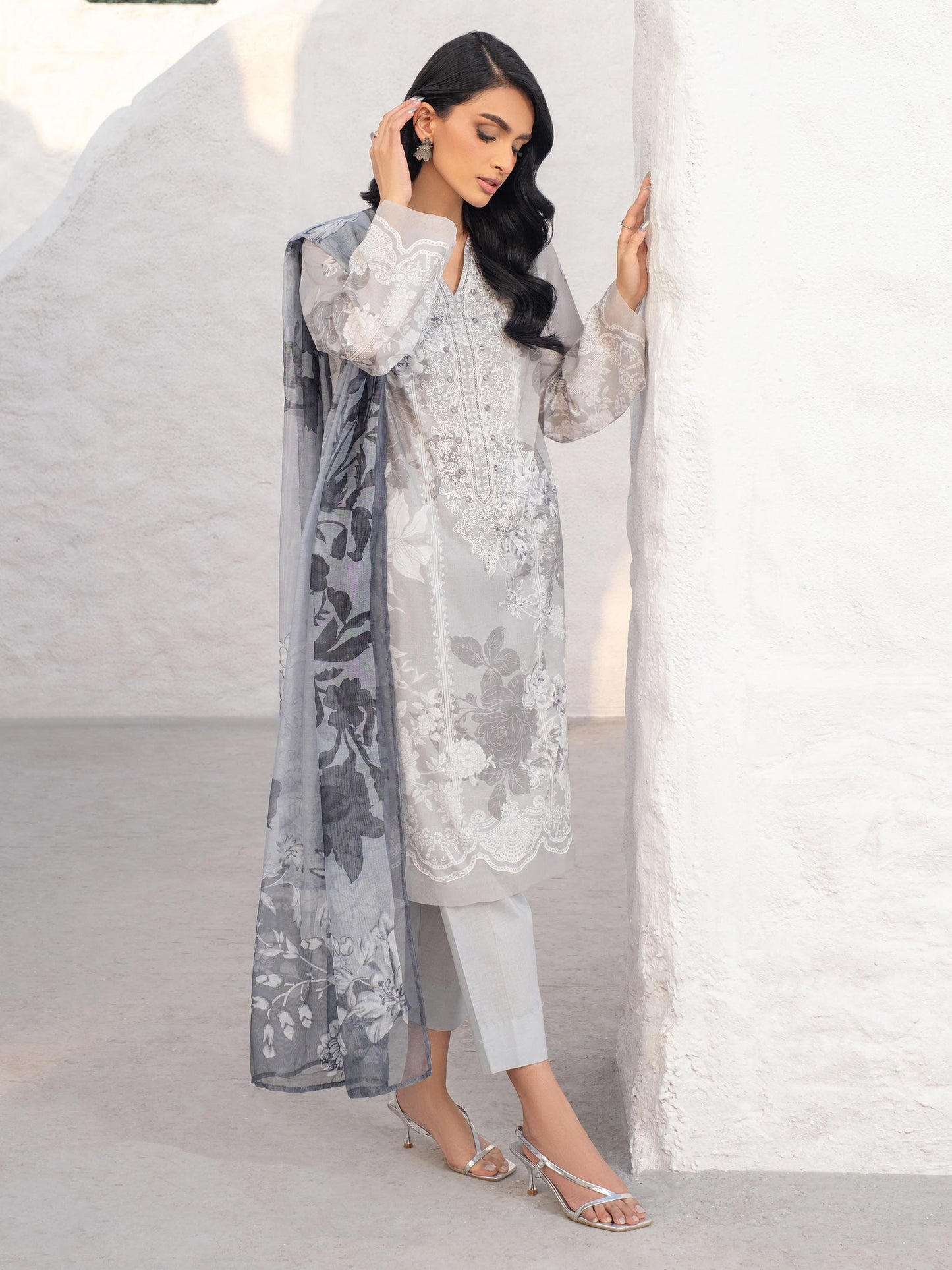 3 Piece Lawn Suit-Embroidered (Unstitched)