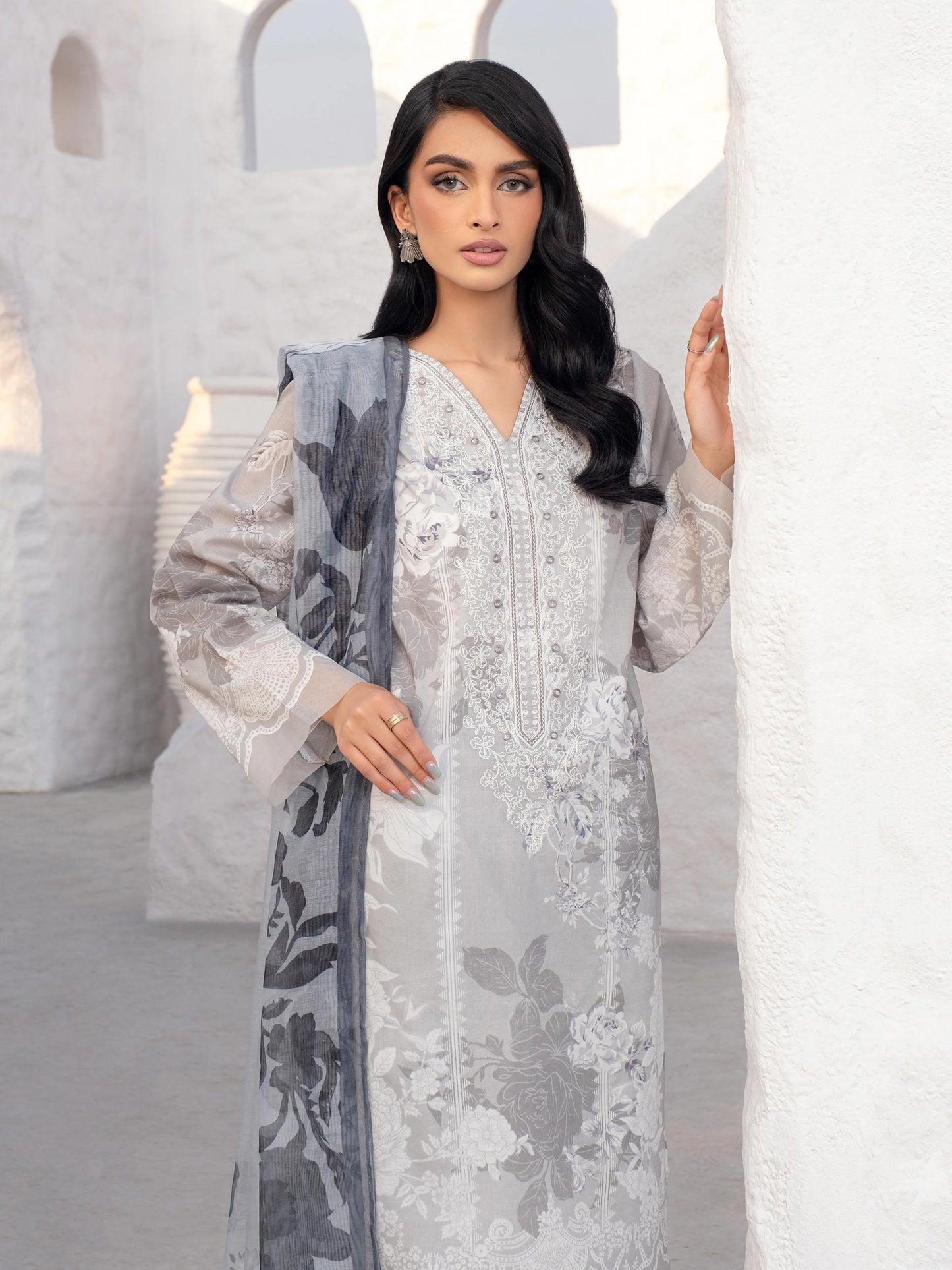 3 Piece Lawn Suit-Embroidered (Unstitched)