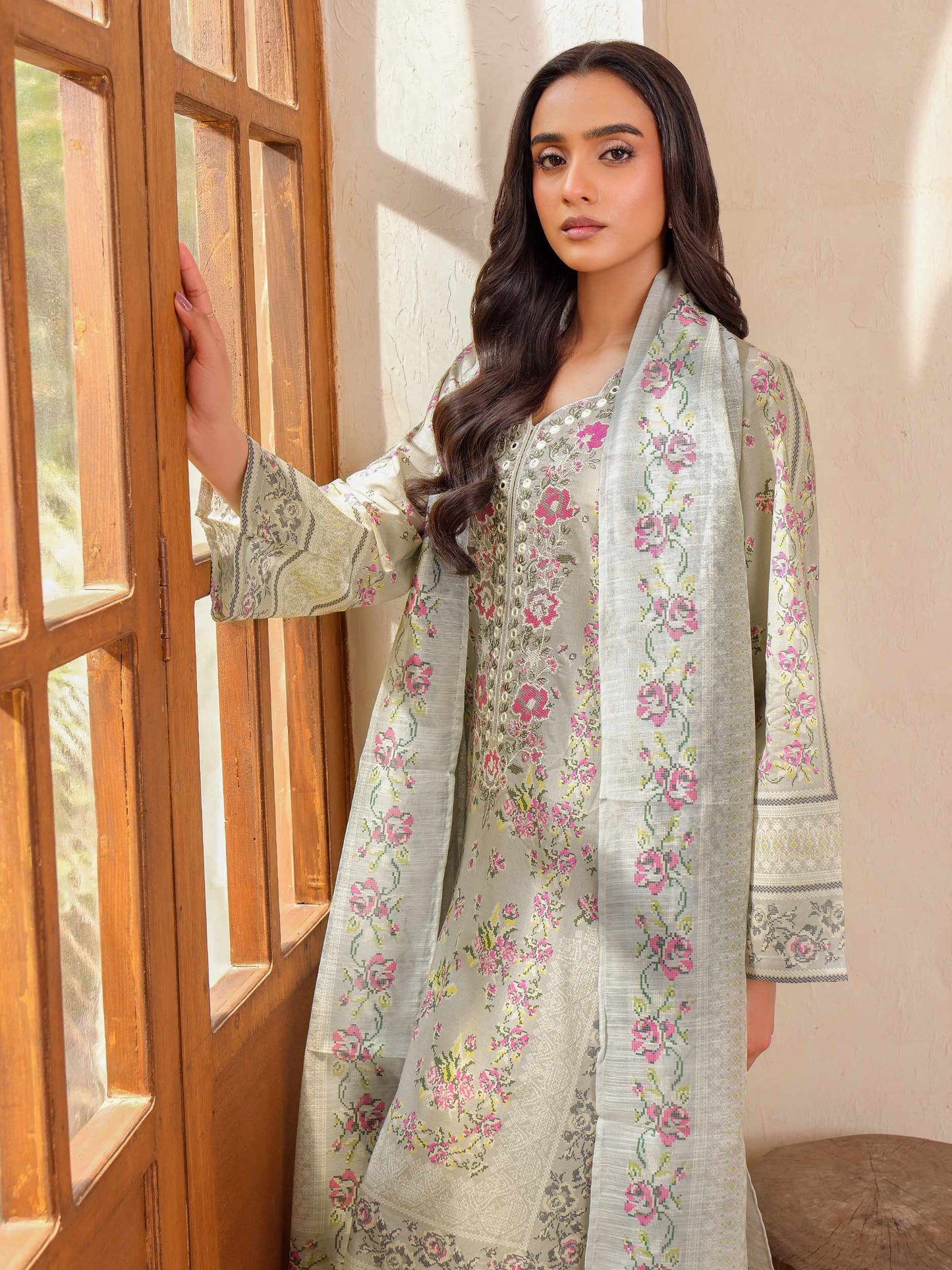 3 Piece Lawn Suit-Embroidered (Unstitched)