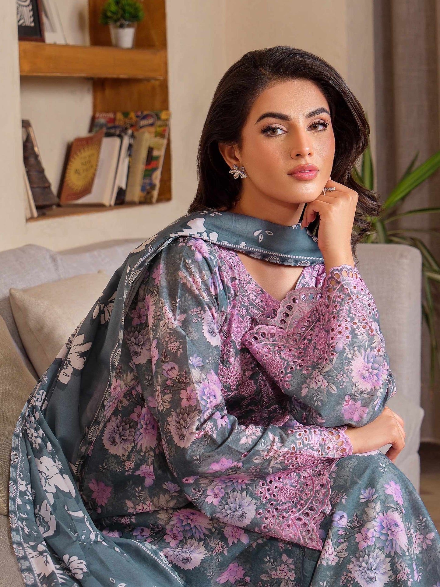 3 Piece Lawn Suit-Embroidered (Unstitched)