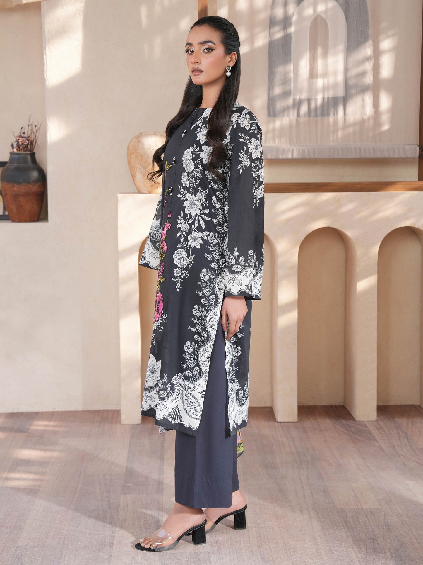 3 Piece Lawn Suit-Embroidered (Unstitched)