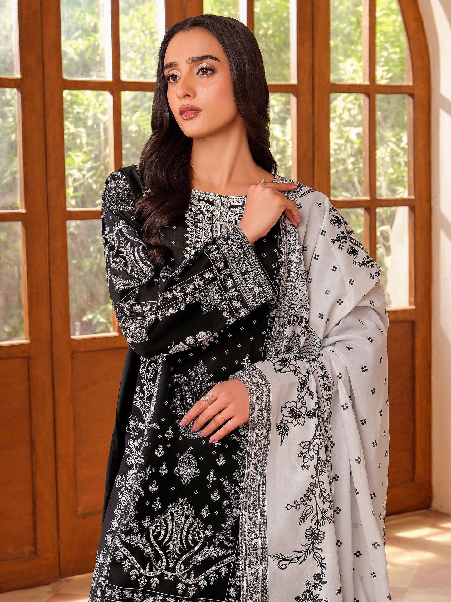 3 Piece Lawn Suit-Embroidered (Unstitched)