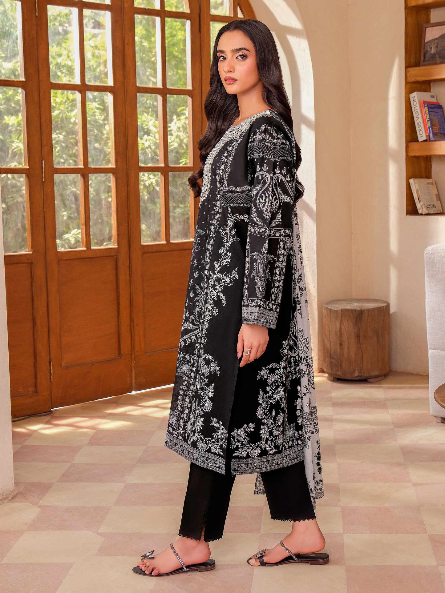 3 Piece Lawn Suit-Embroidered (Unstitched)