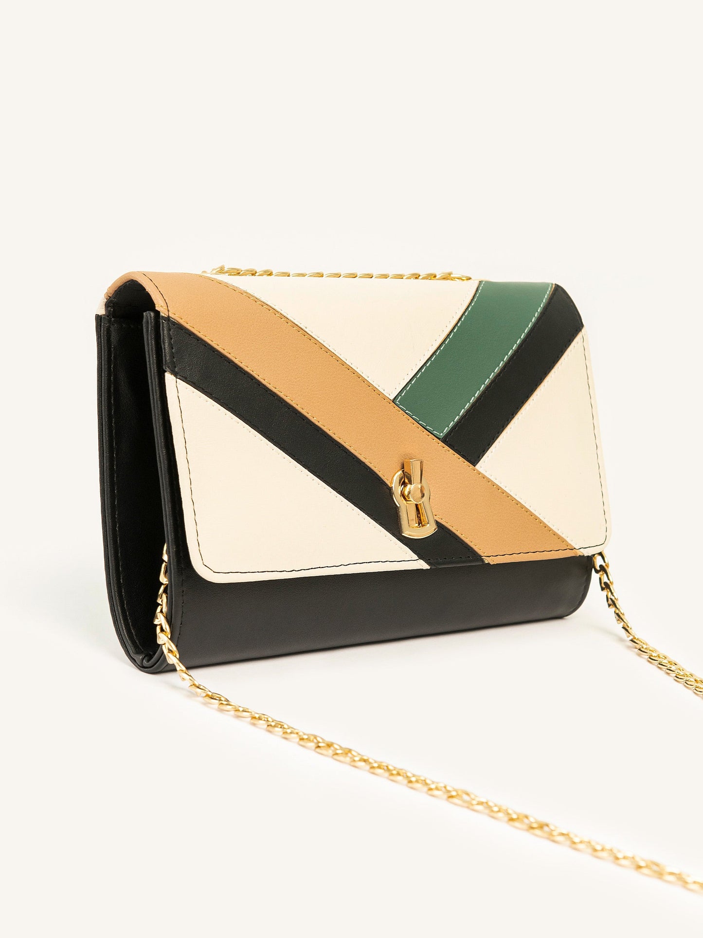 Keyhole Lock Clutch