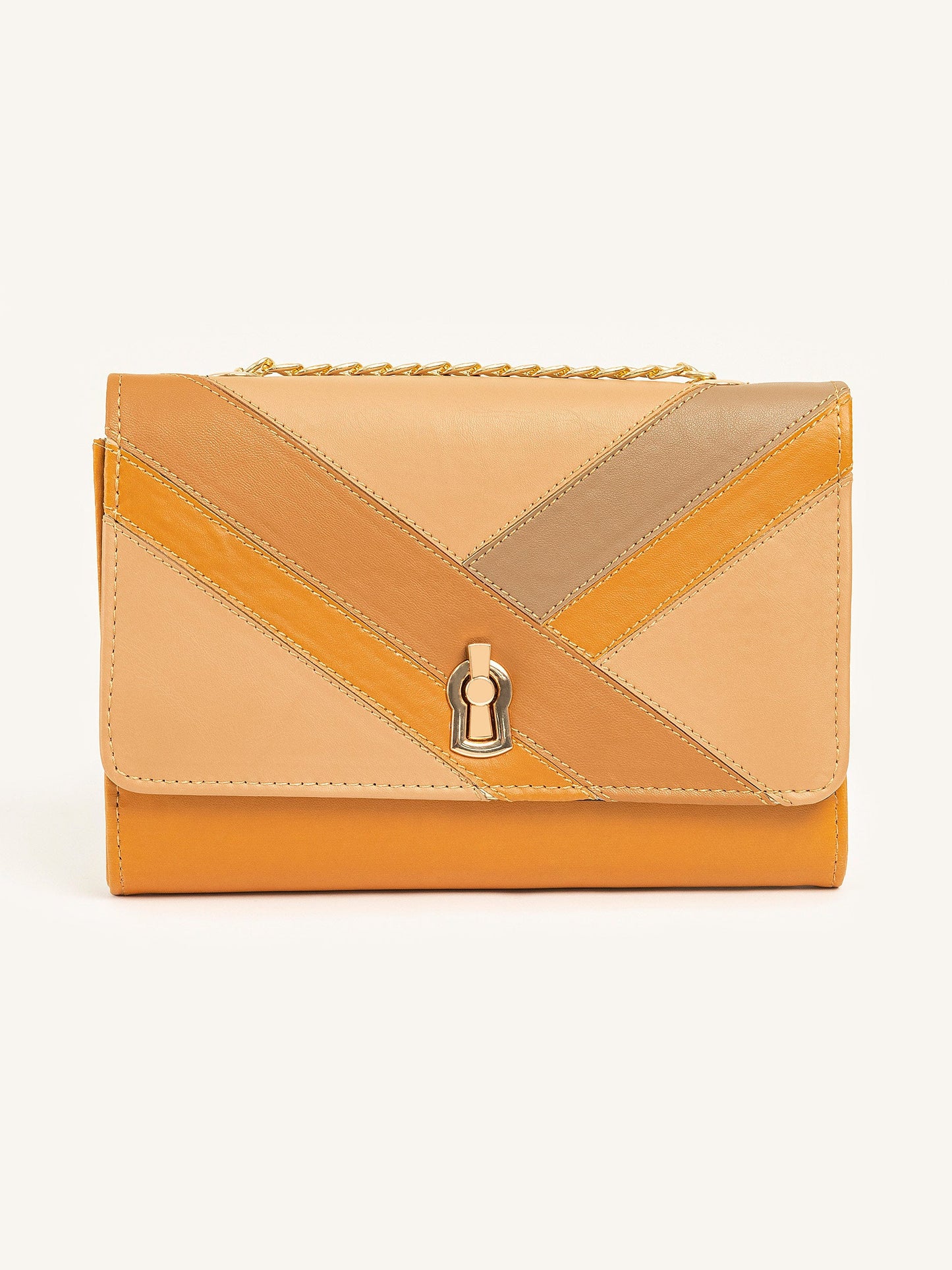 Keyhole Lock Clutch
