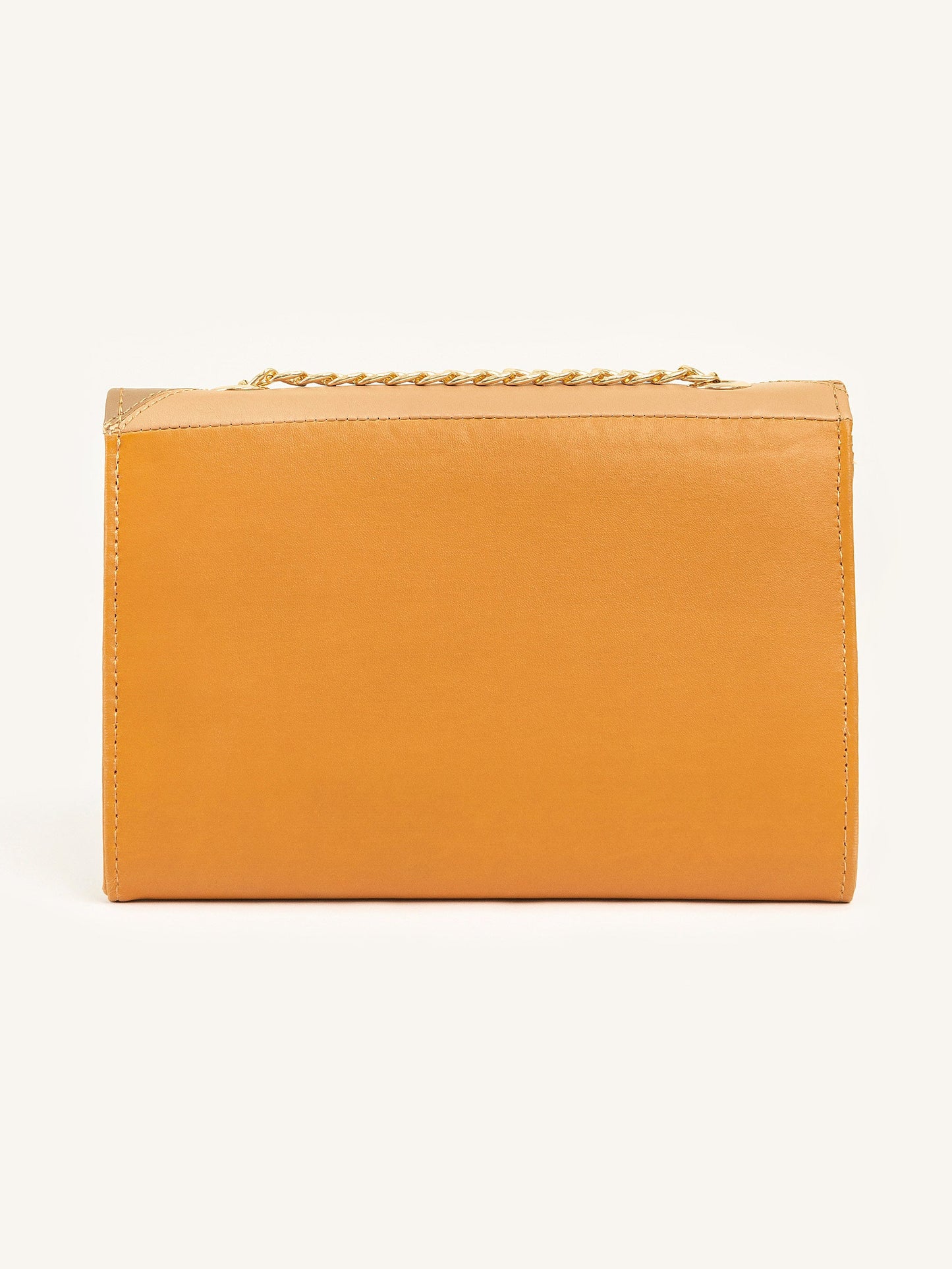 Keyhole Lock Clutch