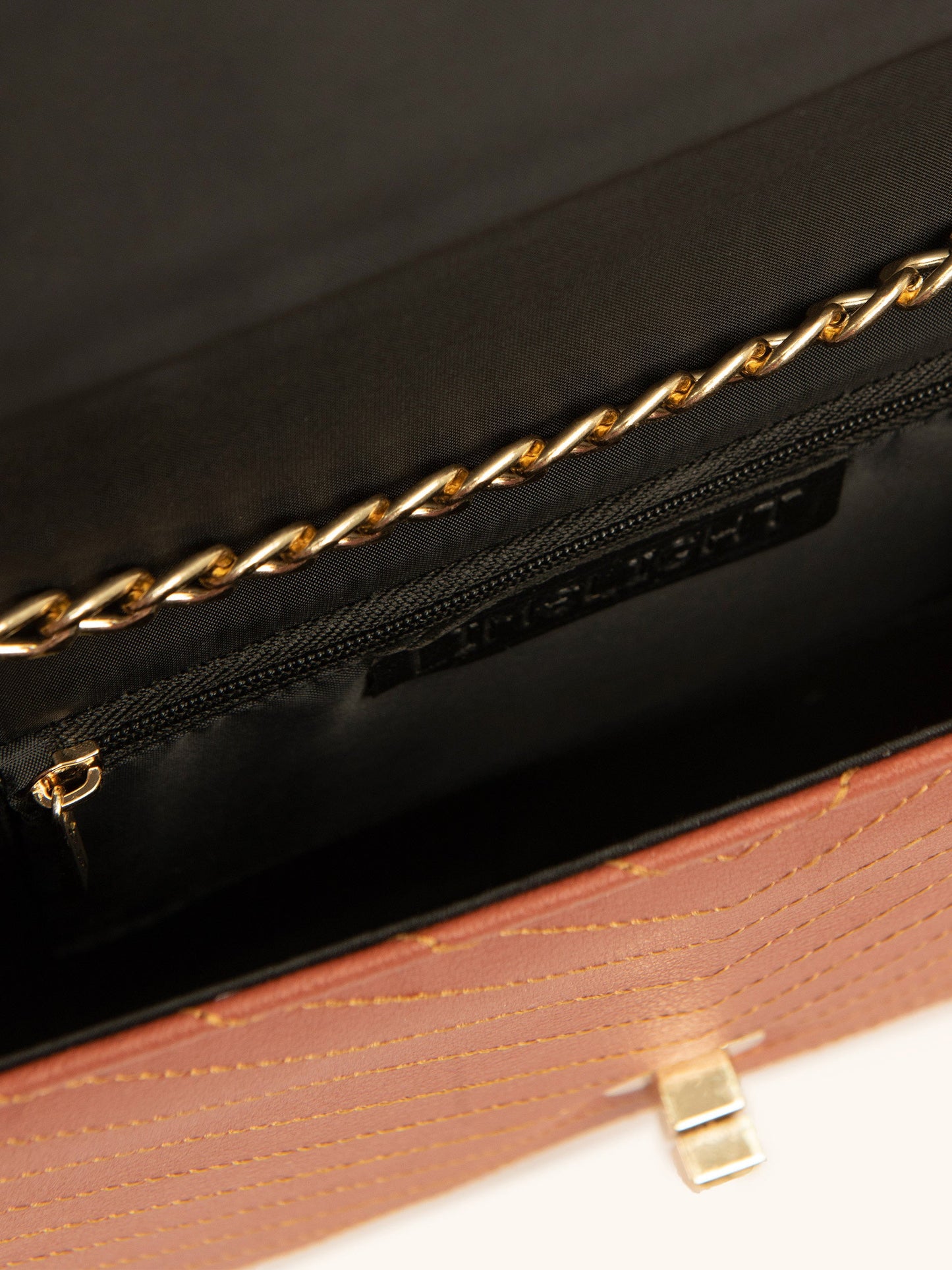 Thread Detailing Clutch