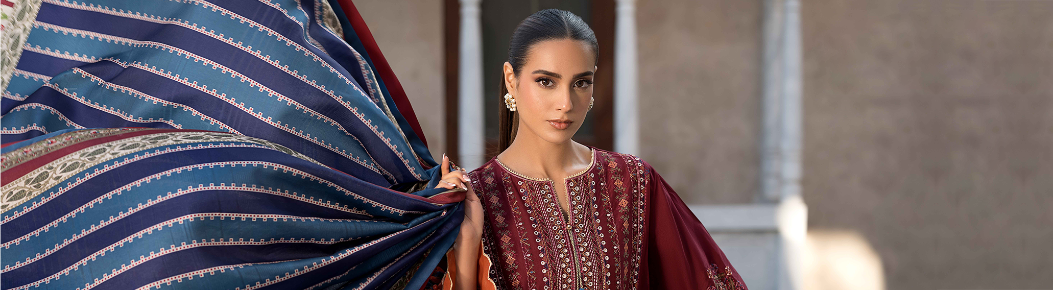 FEATURED UNSTITCHED